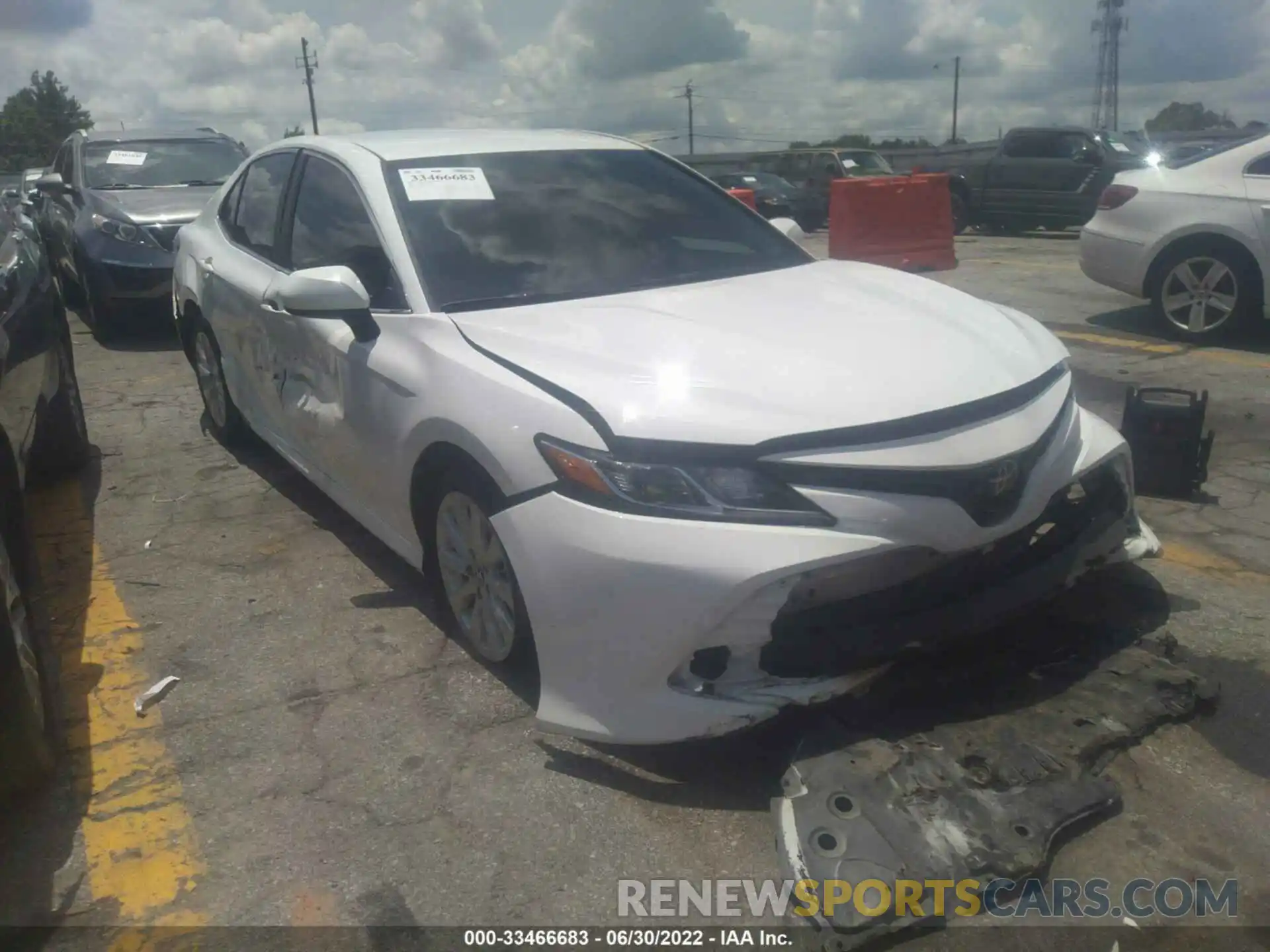 1 Photograph of a damaged car 4T1C11AK3LU927275 TOYOTA CAMRY 2020