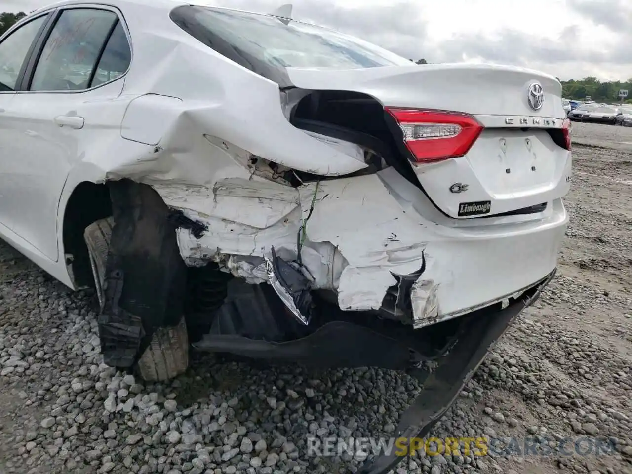 9 Photograph of a damaged car 4T1C11AK3LU928328 TOYOTA CAMRY 2020