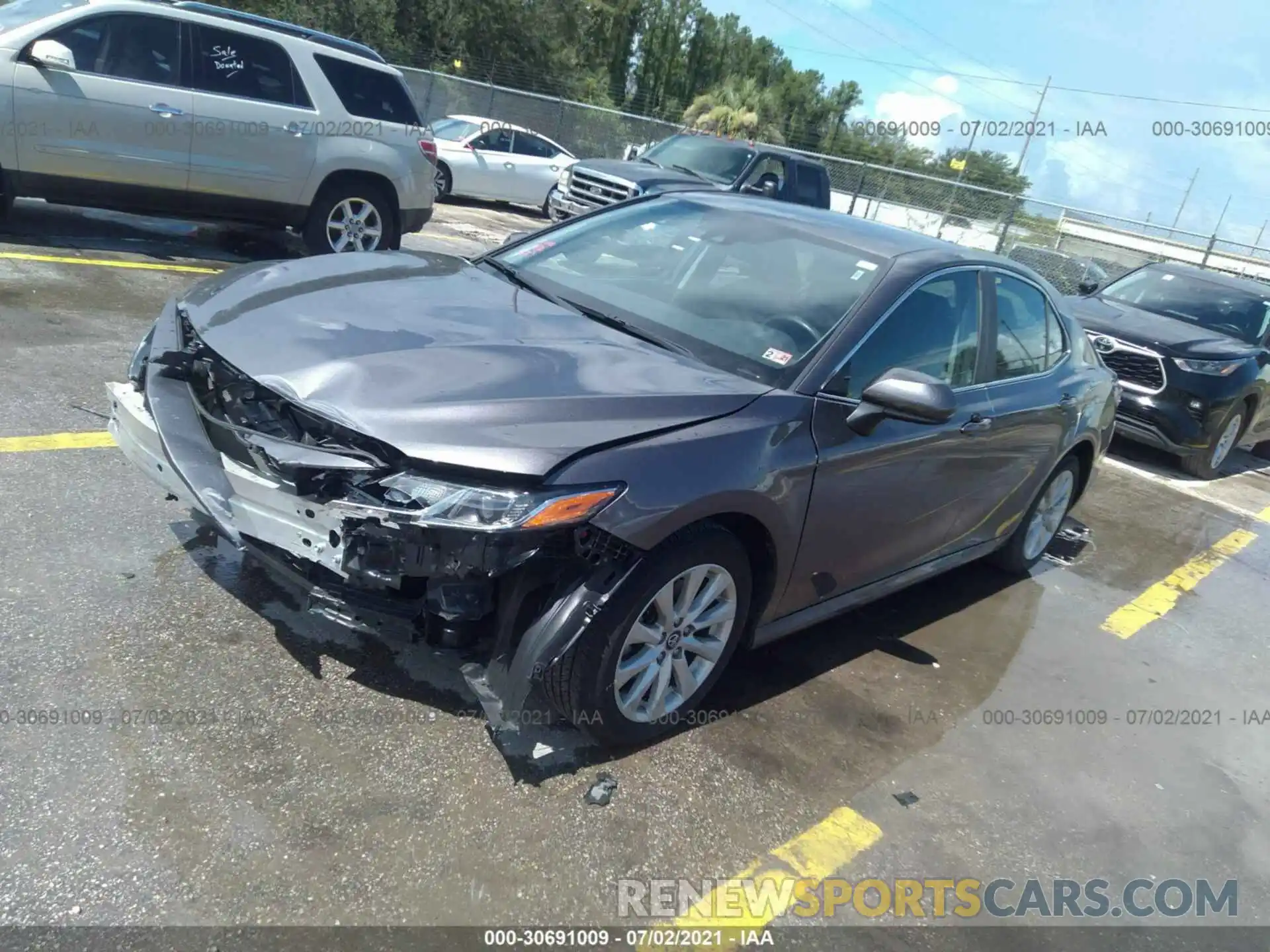 2 Photograph of a damaged car 4T1C11AK3LU931021 TOYOTA CAMRY 2020