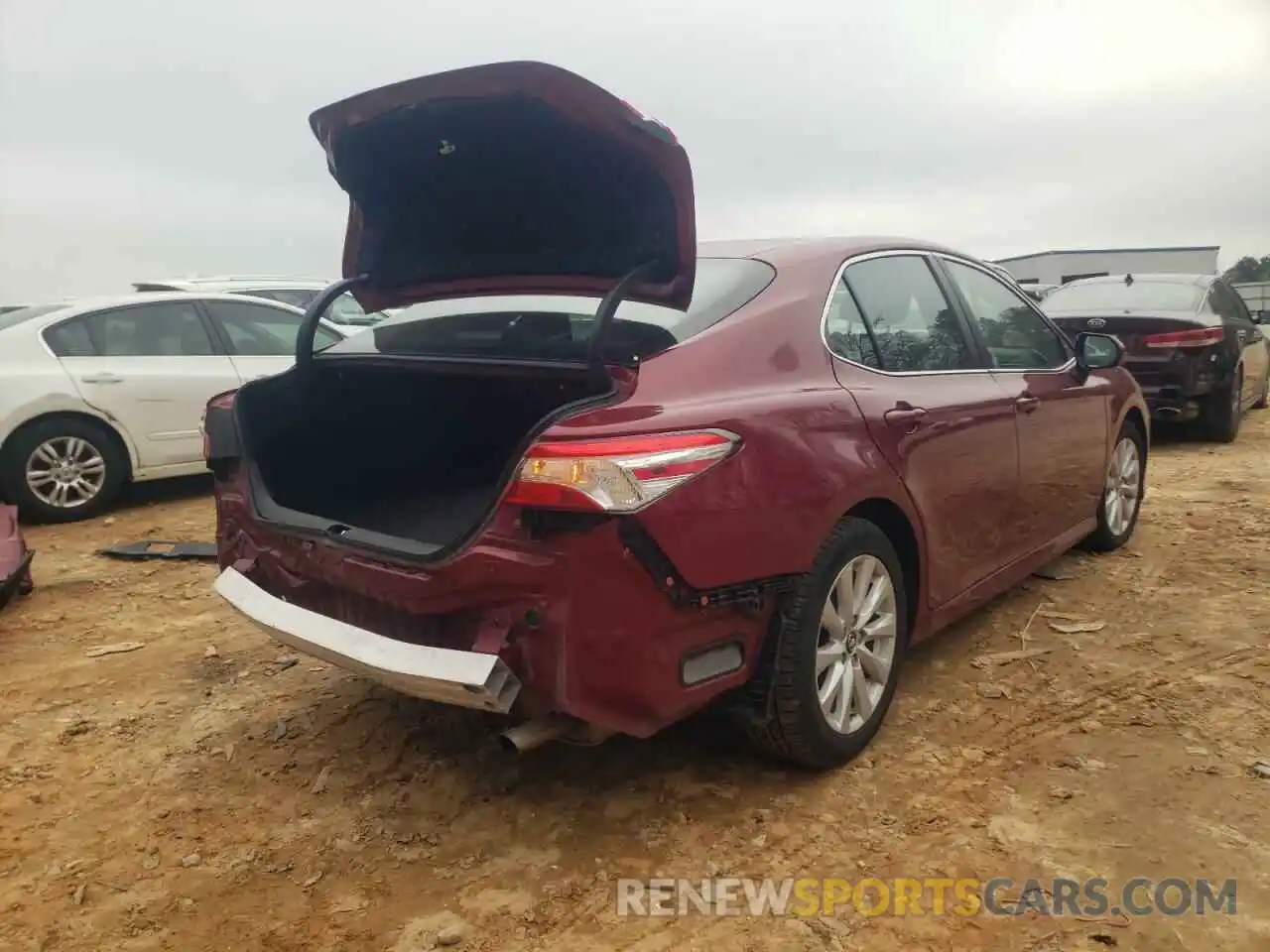 4 Photograph of a damaged car 4T1C11AK3LU932234 TOYOTA CAMRY 2020