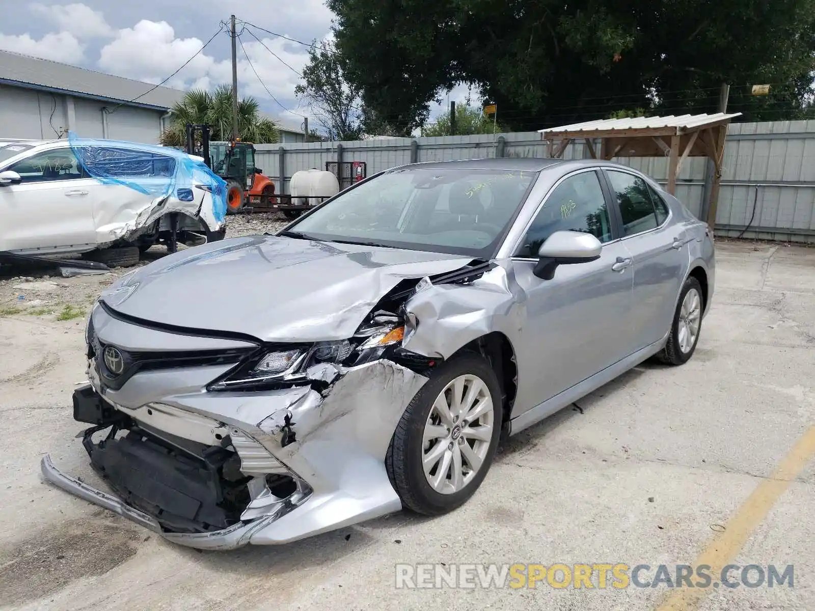 2 Photograph of a damaged car 4T1C11AK3LU936428 TOYOTA CAMRY 2020