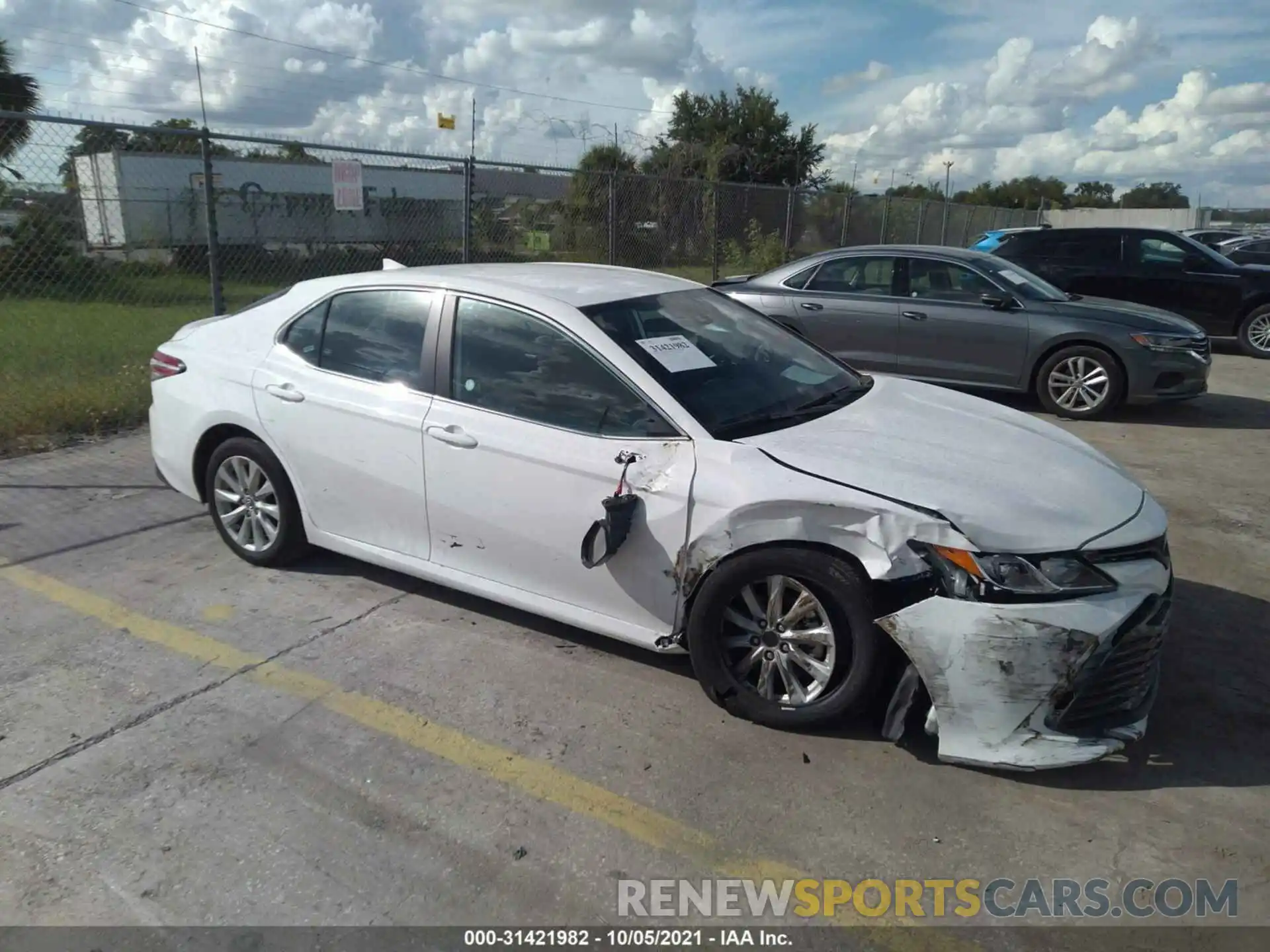 6 Photograph of a damaged car 4T1C11AK3LU945548 TOYOTA CAMRY 2020