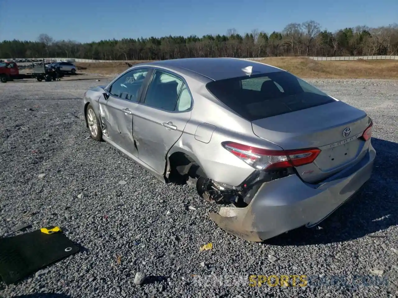 3 Photograph of a damaged car 4T1C11AK3LU947283 TOYOTA CAMRY 2020