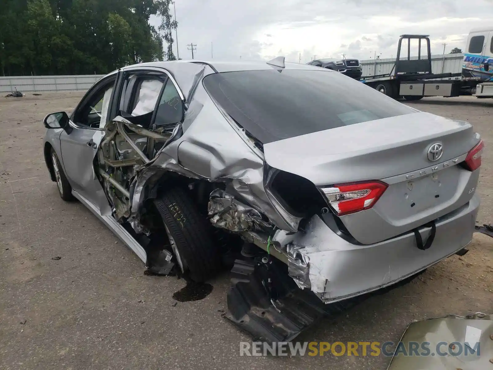 3 Photograph of a damaged car 4T1C11AK3LU956744 TOYOTA CAMRY 2020