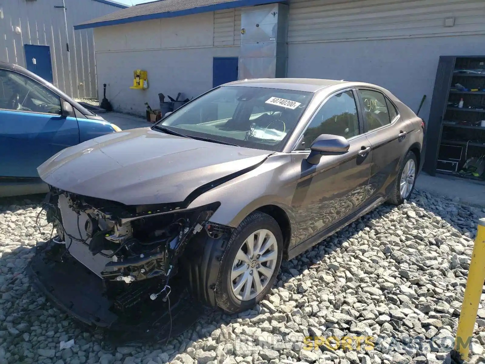 2 Фотография поврежденного автомобиля 4T1C11AK3LU961099 TOYOTA CAMRY 2020