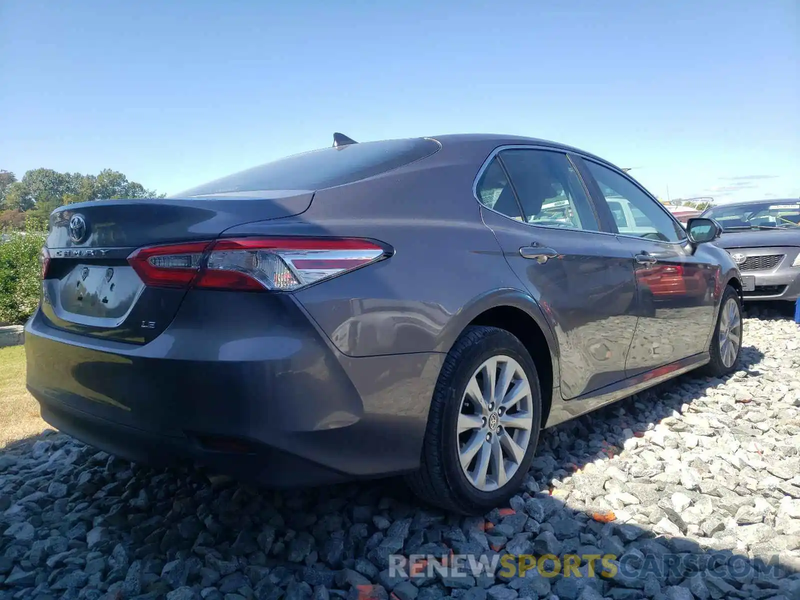 4 Photograph of a damaged car 4T1C11AK3LU961099 TOYOTA CAMRY 2020