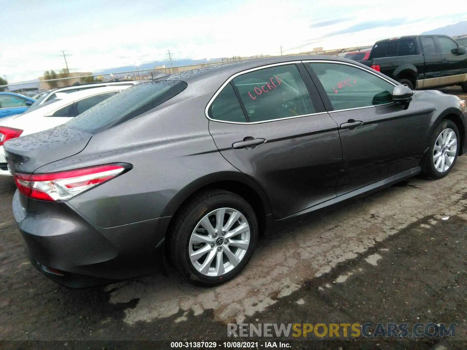 4 Photograph of a damaged car 4T1C11AK3LU965668 TOYOTA CAMRY 2020