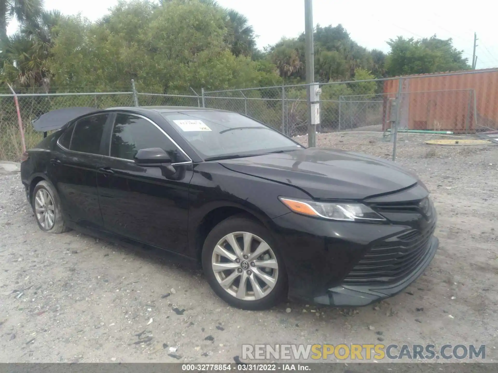 1 Photograph of a damaged car 4T1C11AK3LU974211 TOYOTA CAMRY 2020