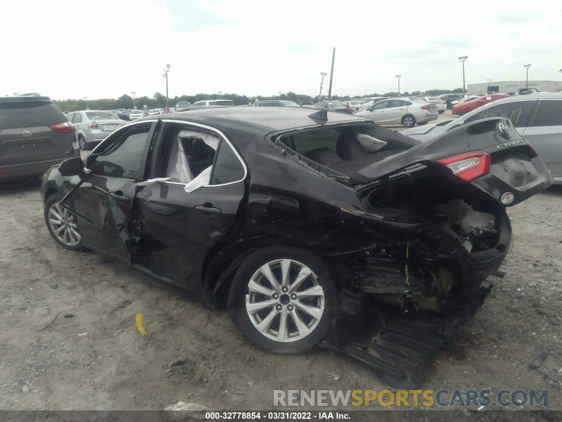 3 Photograph of a damaged car 4T1C11AK3LU974211 TOYOTA CAMRY 2020