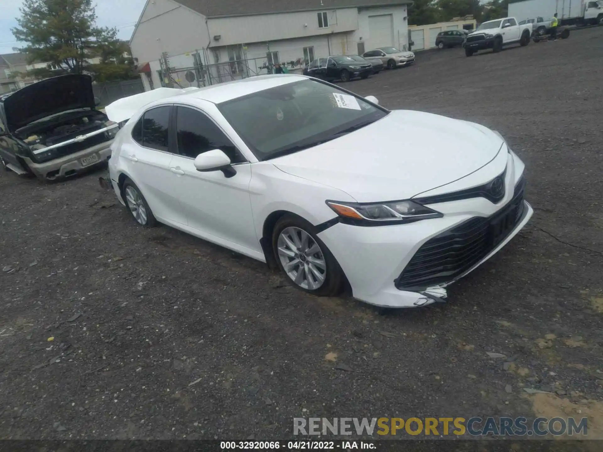 1 Photograph of a damaged car 4T1C11AK3LU977240 TOYOTA CAMRY 2020