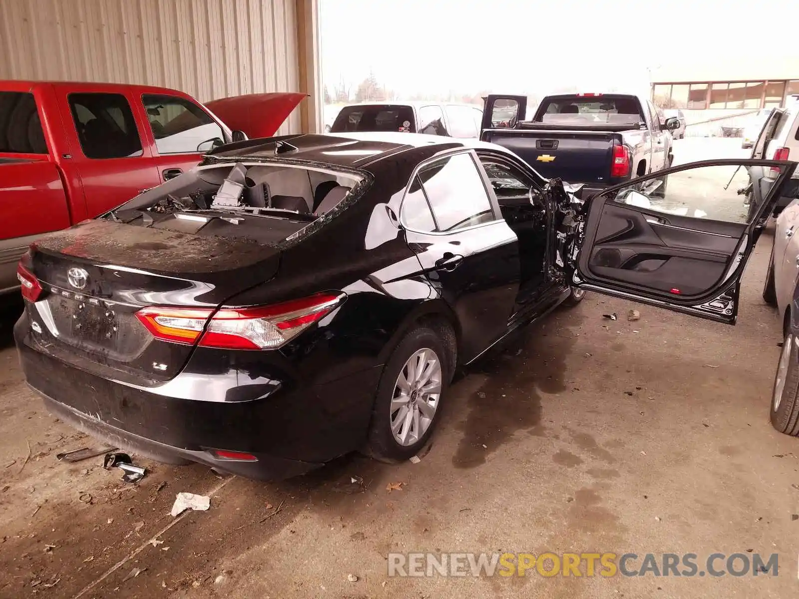 4 Photograph of a damaged car 4T1C11AK3LU984608 TOYOTA CAMRY 2020