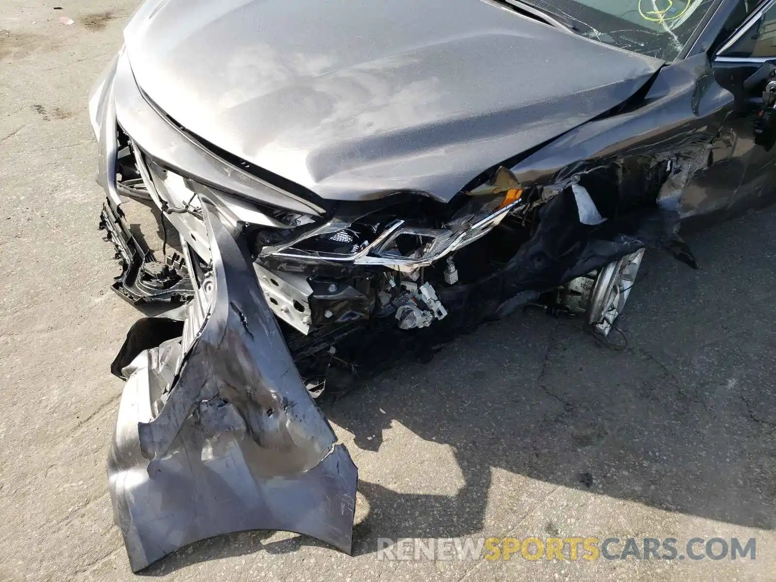 9 Photograph of a damaged car 4T1C11AK3LU999738 TOYOTA CAMRY 2020