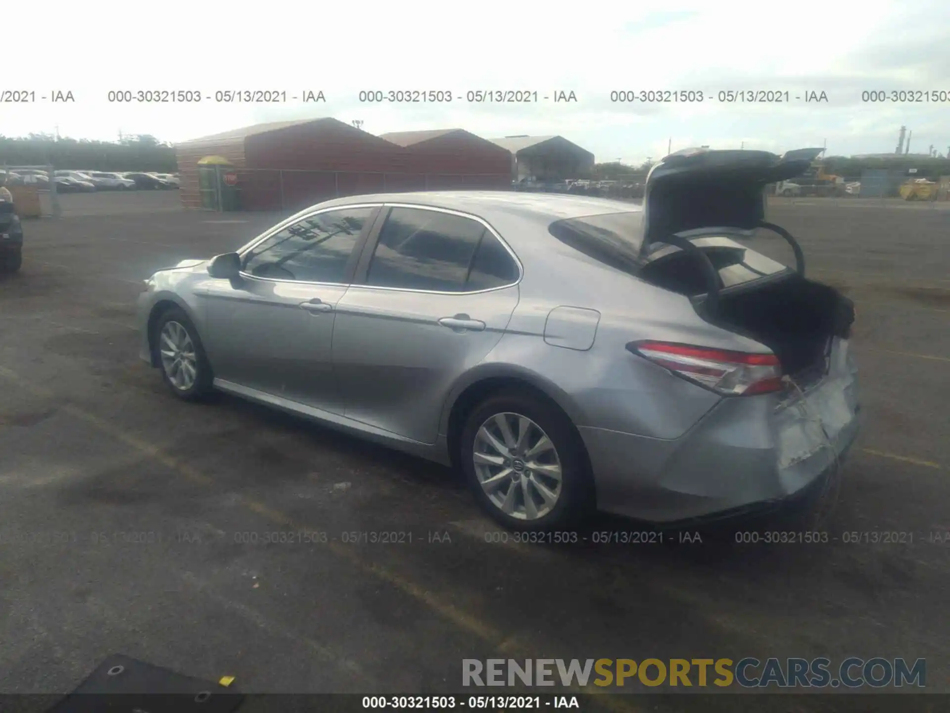 3 Photograph of a damaged car 4T1C11AK4LU321516 TOYOTA CAMRY 2020