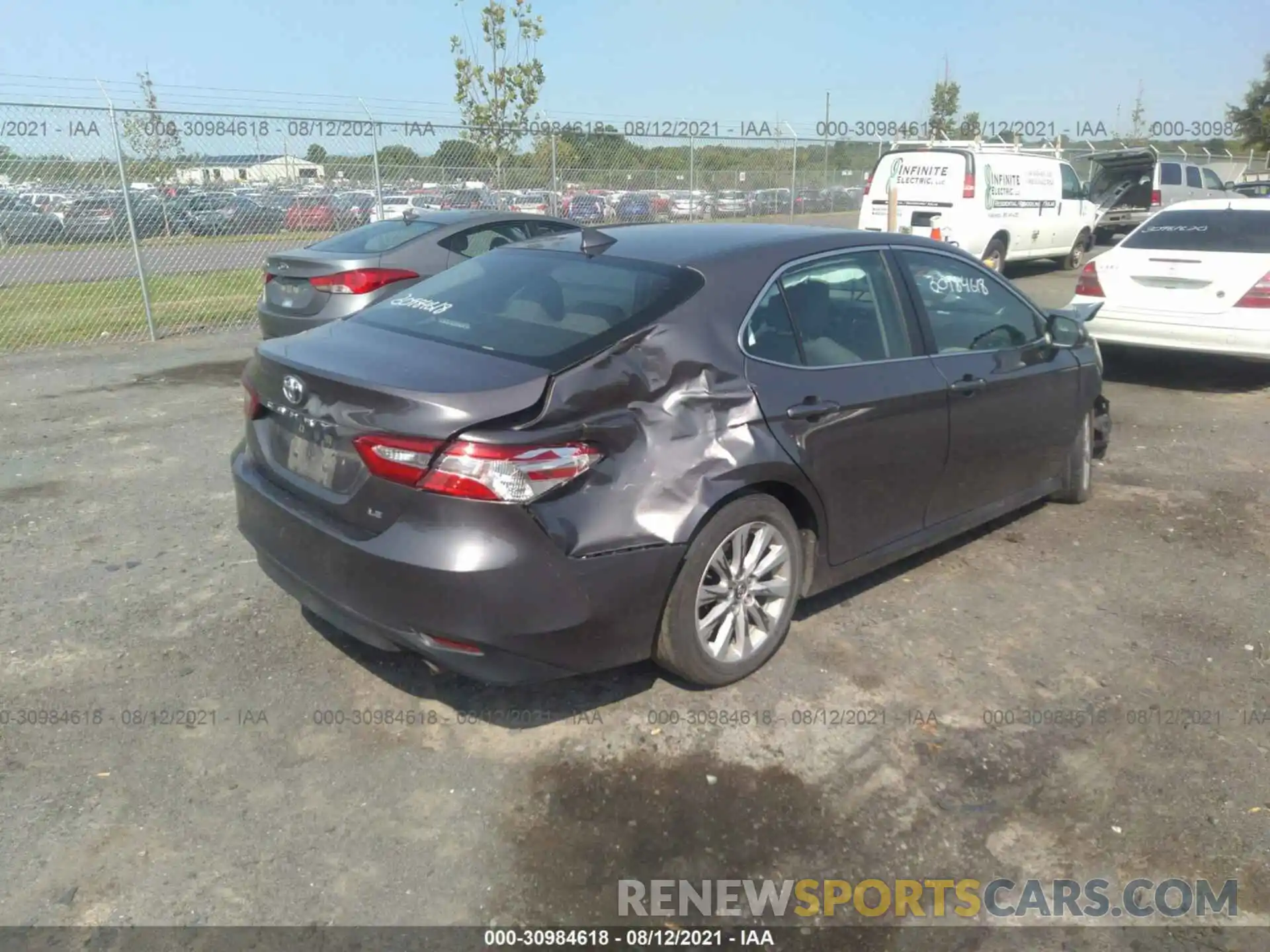 4 Photograph of a damaged car 4T1C11AK4LU329714 TOYOTA CAMRY 2020