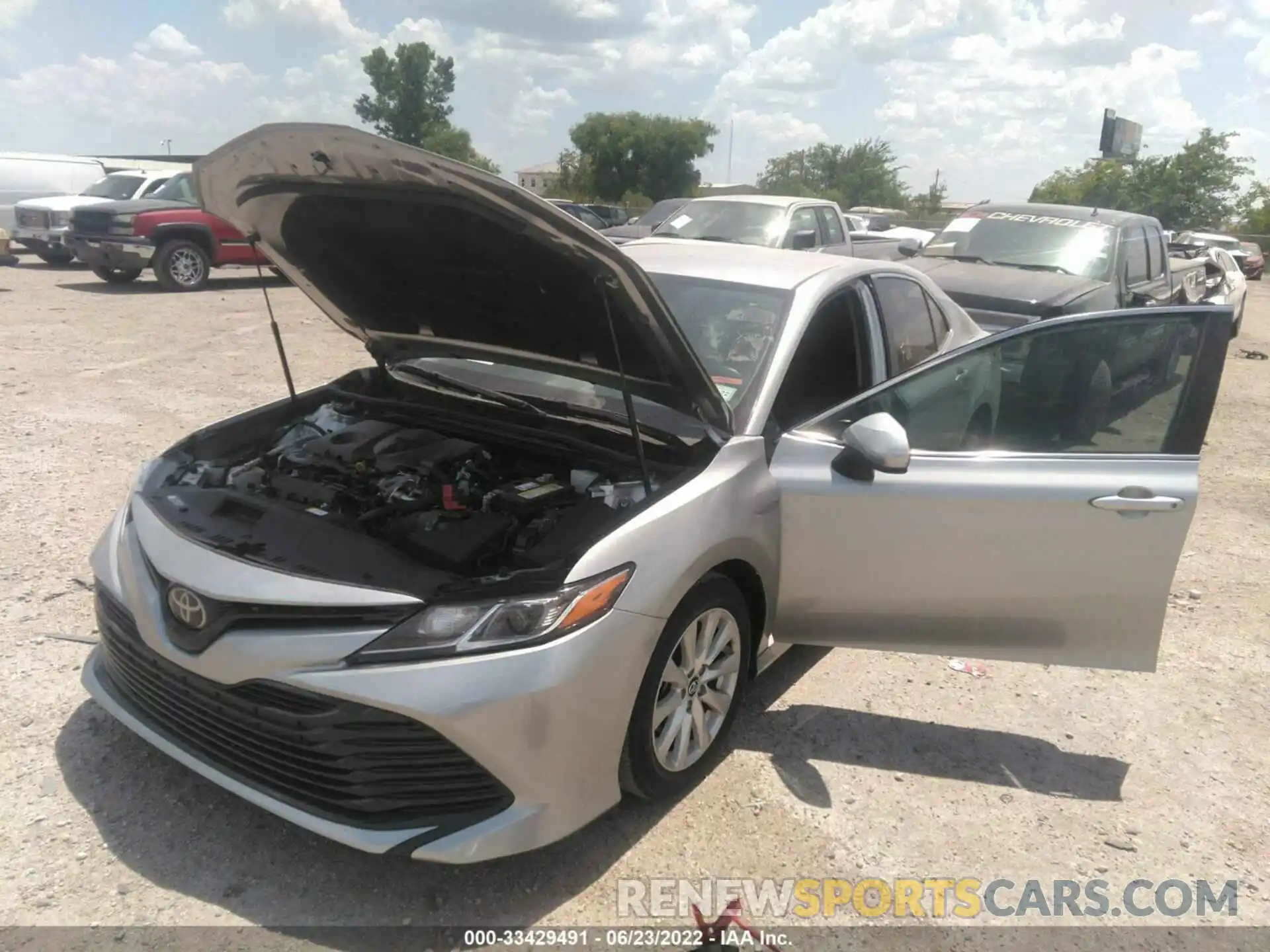 6 Photograph of a damaged car 4T1C11AK4LU330927 TOYOTA CAMRY 2020