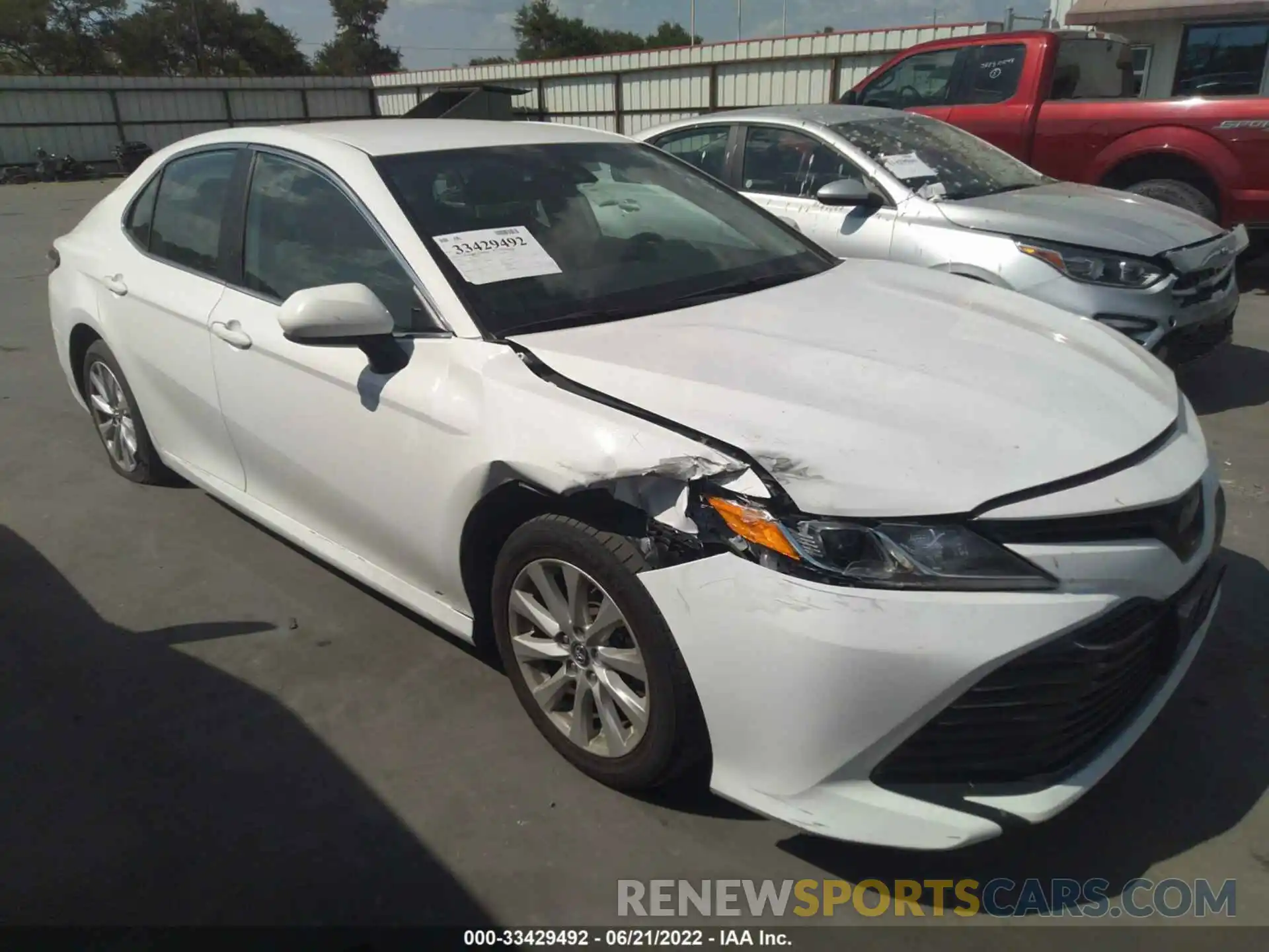 1 Photograph of a damaged car 4T1C11AK4LU333102 TOYOTA CAMRY 2020