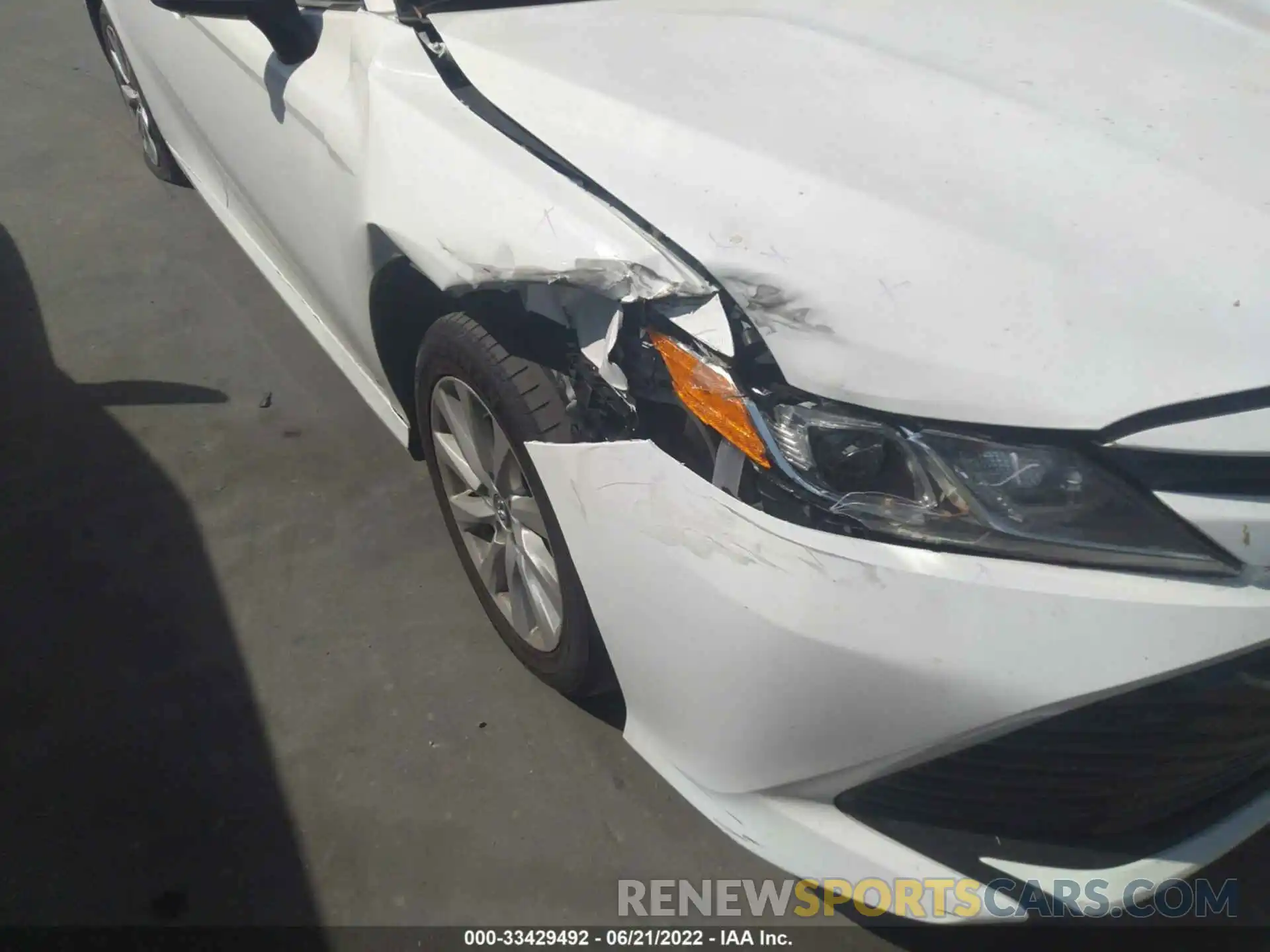 6 Photograph of a damaged car 4T1C11AK4LU333102 TOYOTA CAMRY 2020