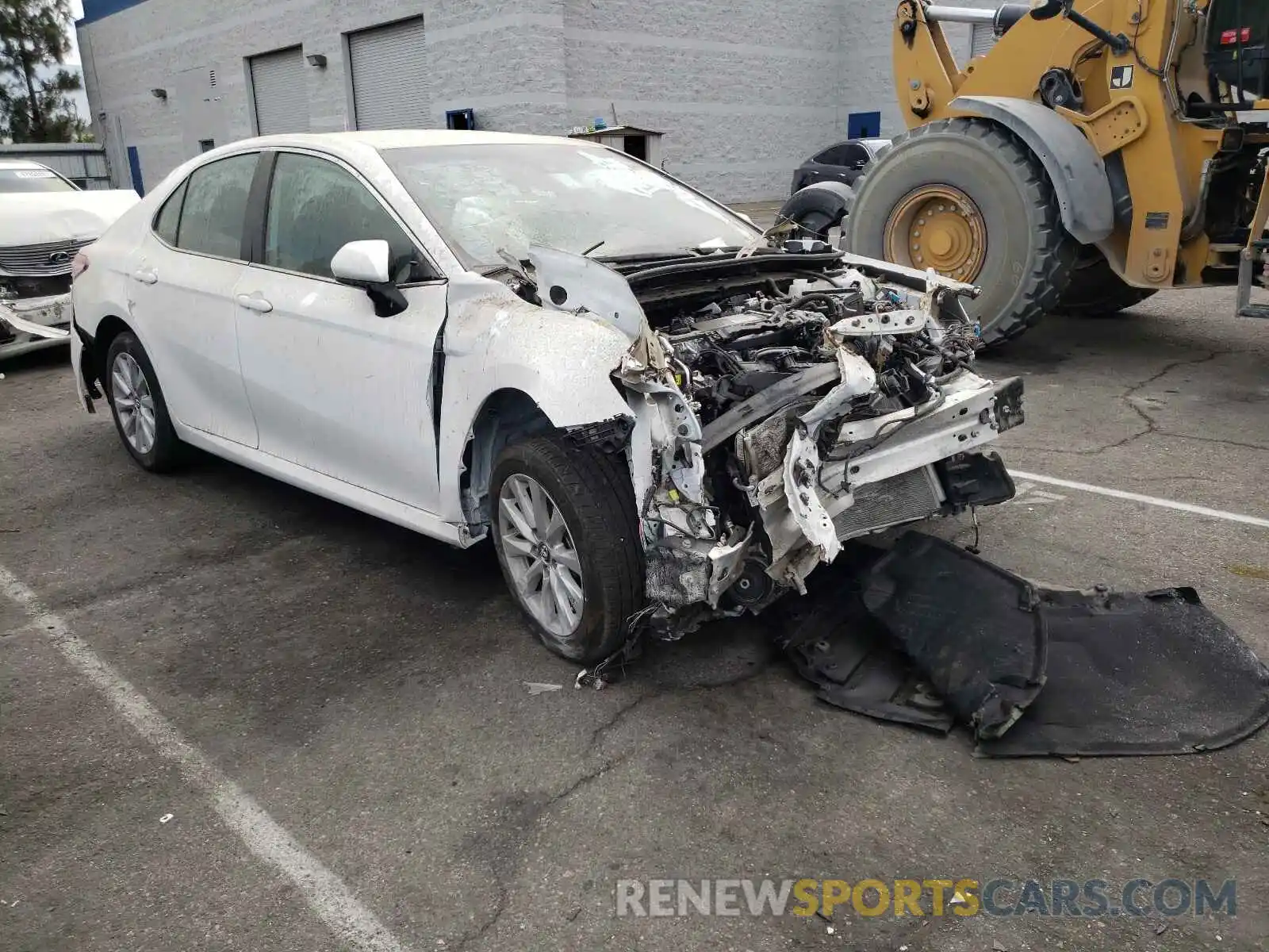 1 Photograph of a damaged car 4T1C11AK4LU333827 TOYOTA CAMRY 2020