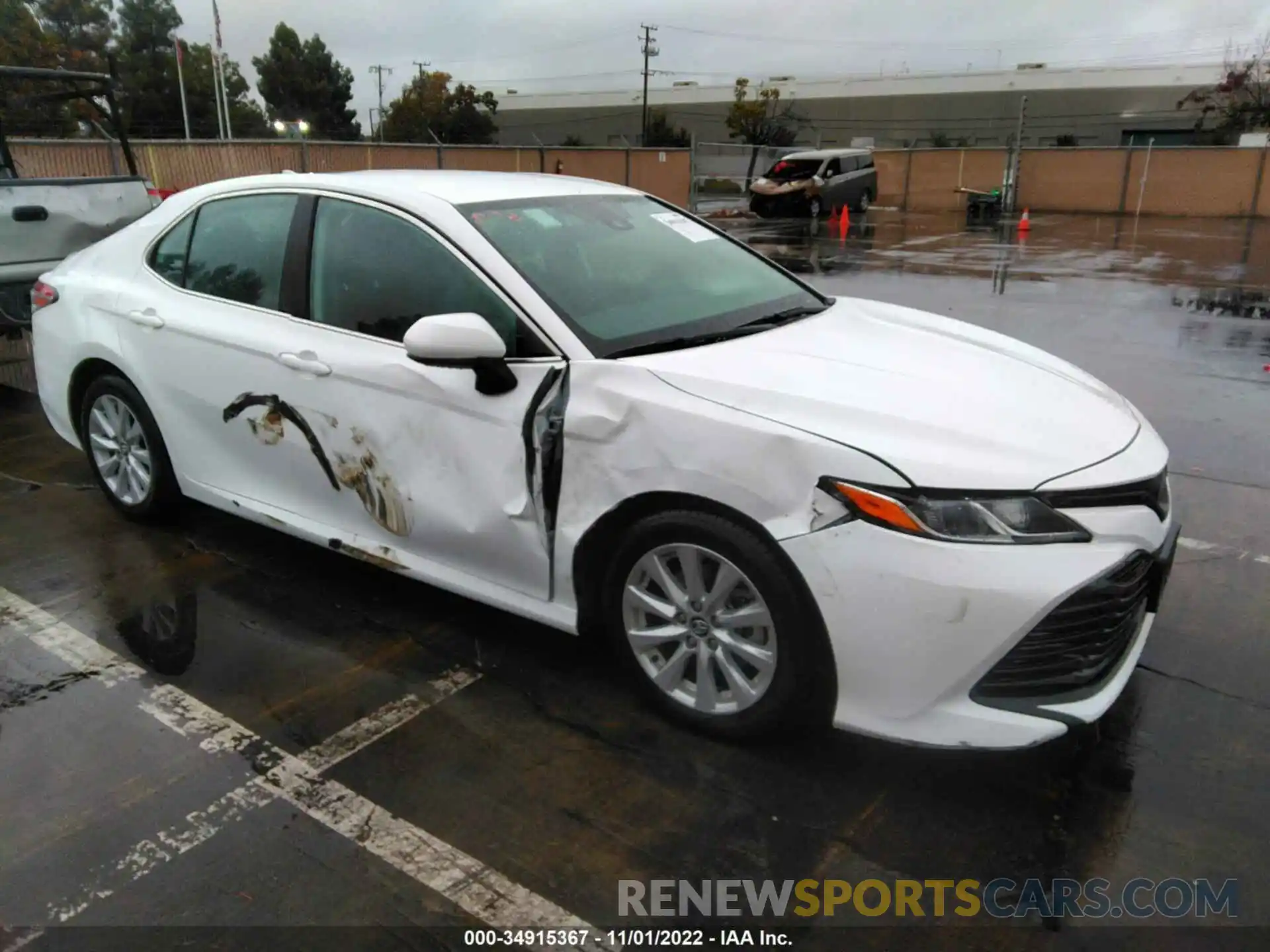 1 Photograph of a damaged car 4T1C11AK4LU347050 TOYOTA CAMRY 2020