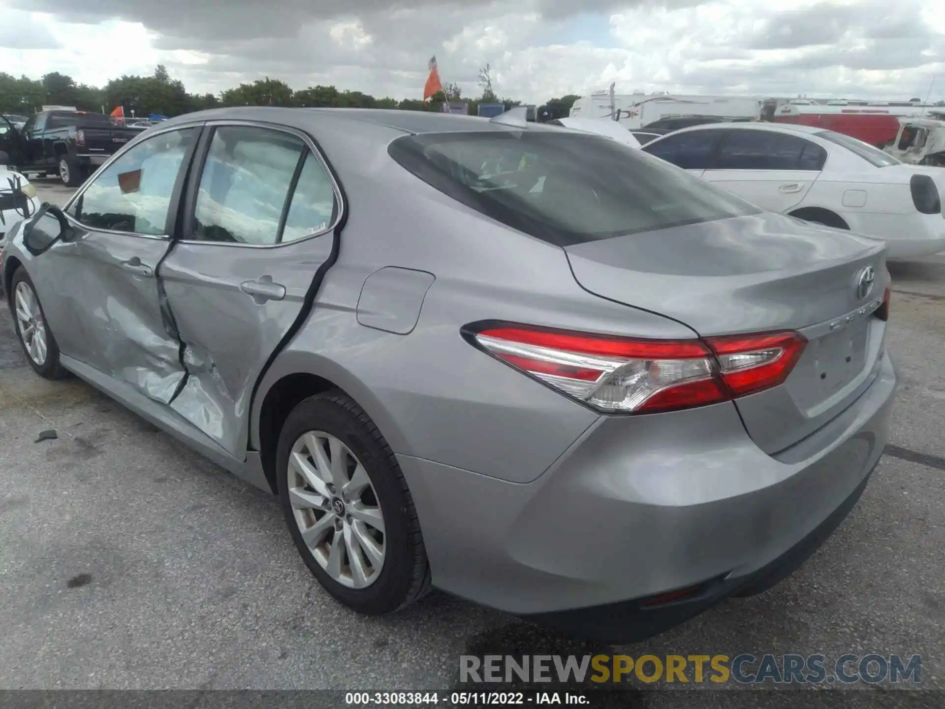 3 Photograph of a damaged car 4T1C11AK4LU347534 TOYOTA CAMRY 2020