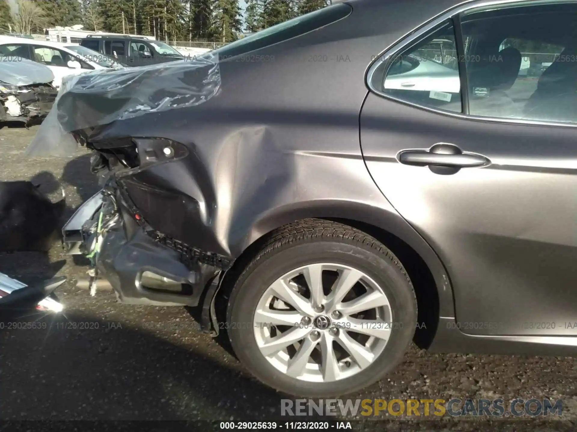 6 Photograph of a damaged car 4T1C11AK4LU357464 TOYOTA CAMRY 2020