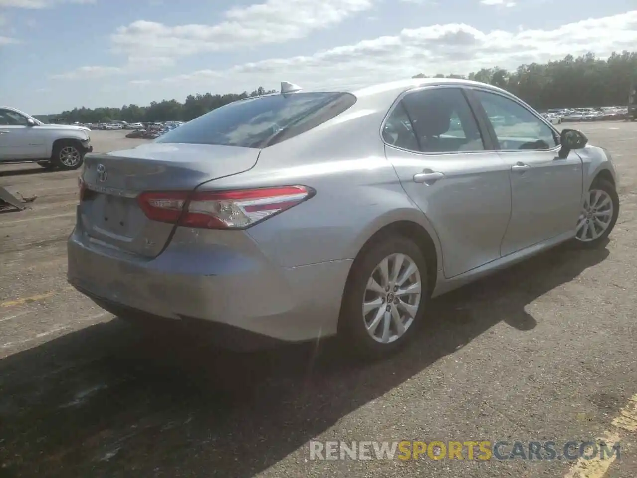 4 Photograph of a damaged car 4T1C11AK4LU359053 TOYOTA CAMRY 2020