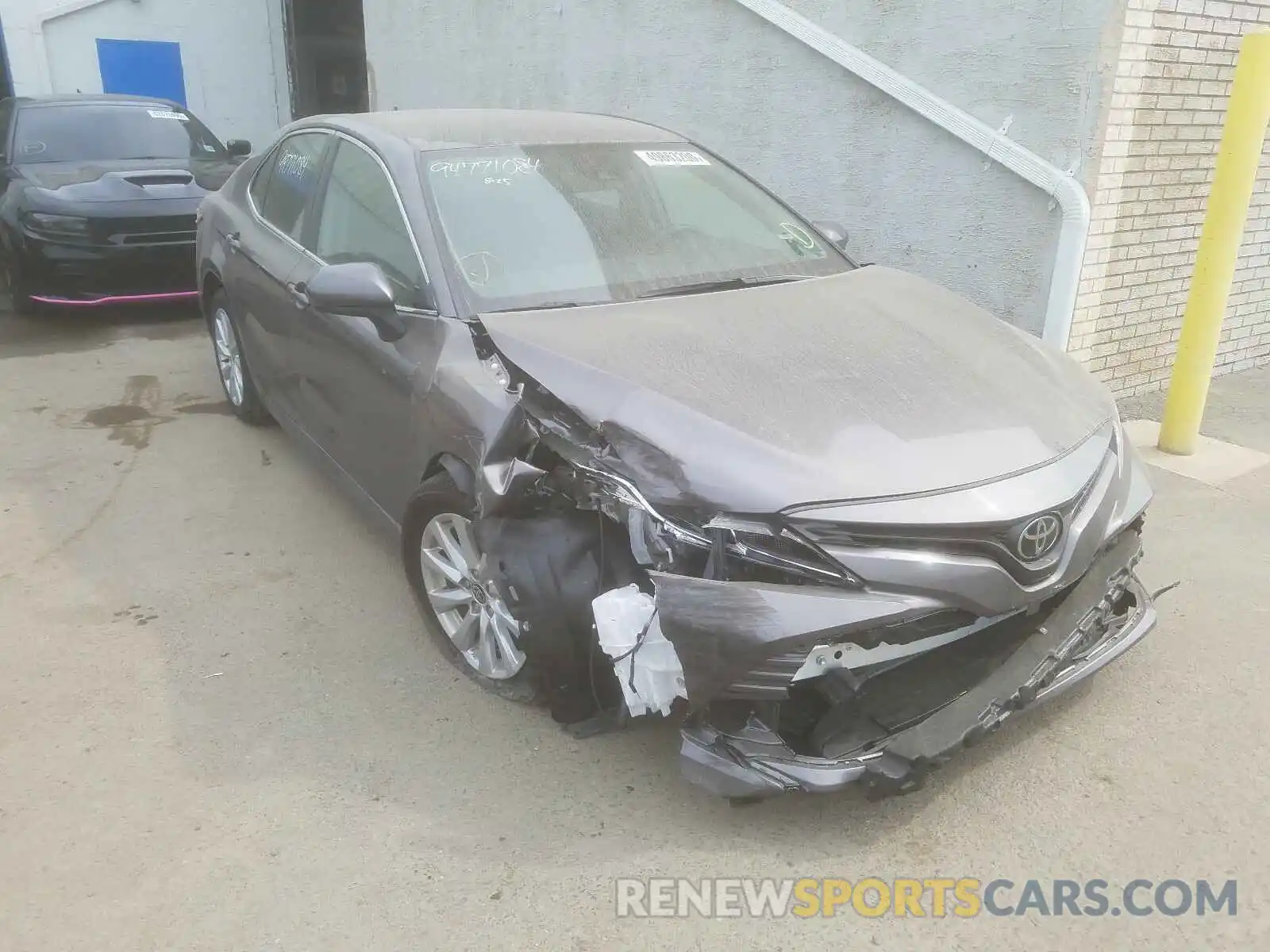 1 Photograph of a damaged car 4T1C11AK4LU360638 TOYOTA CAMRY 2020