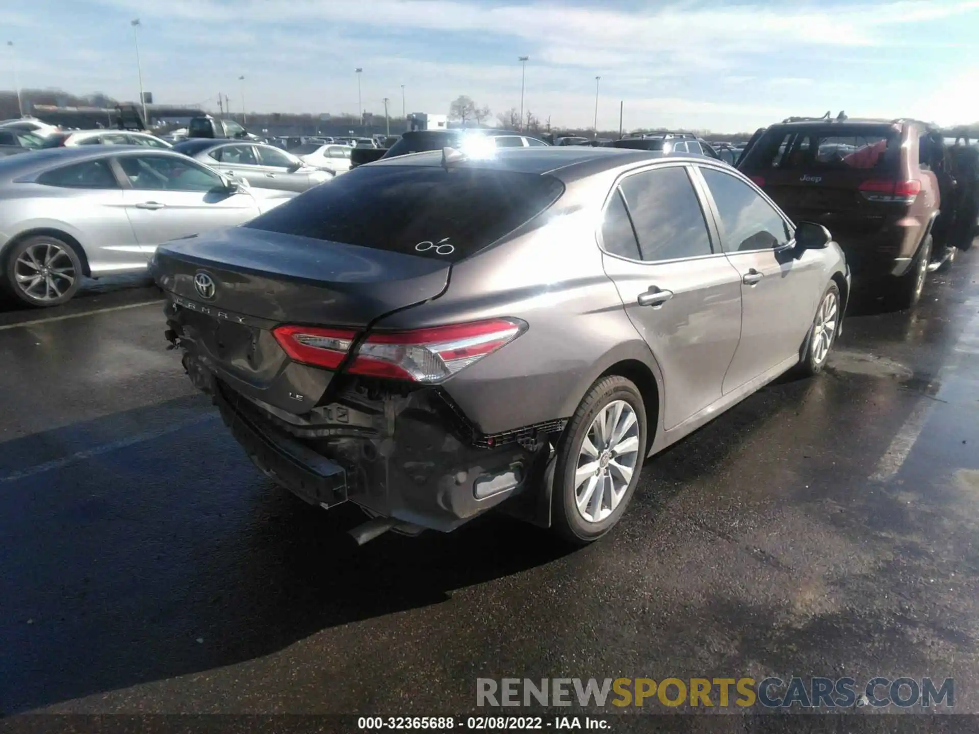 4 Photograph of a damaged car 4T1C11AK4LU361420 TOYOTA CAMRY 2020