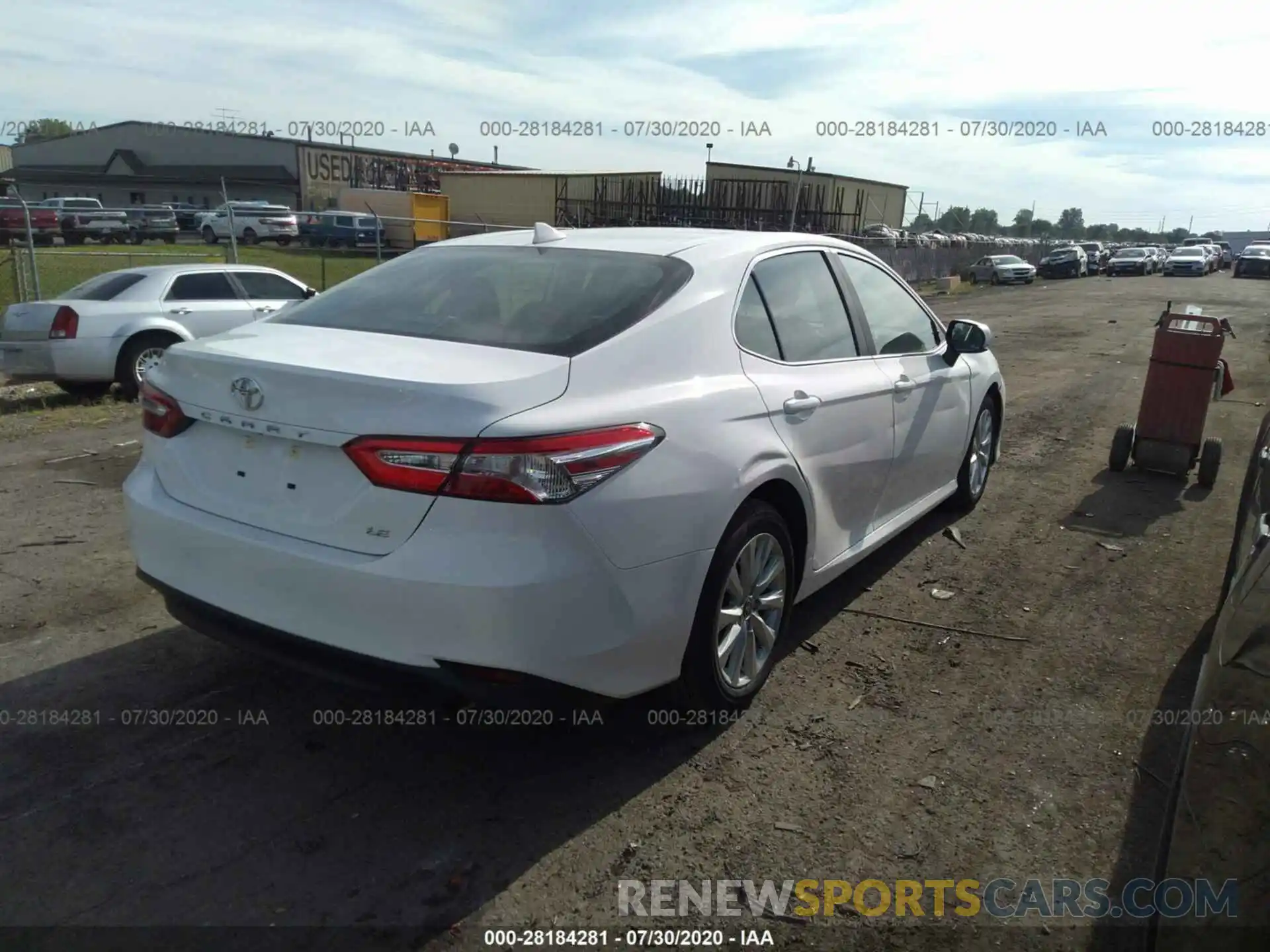 4 Photograph of a damaged car 4T1C11AK4LU362566 TOYOTA CAMRY 2020