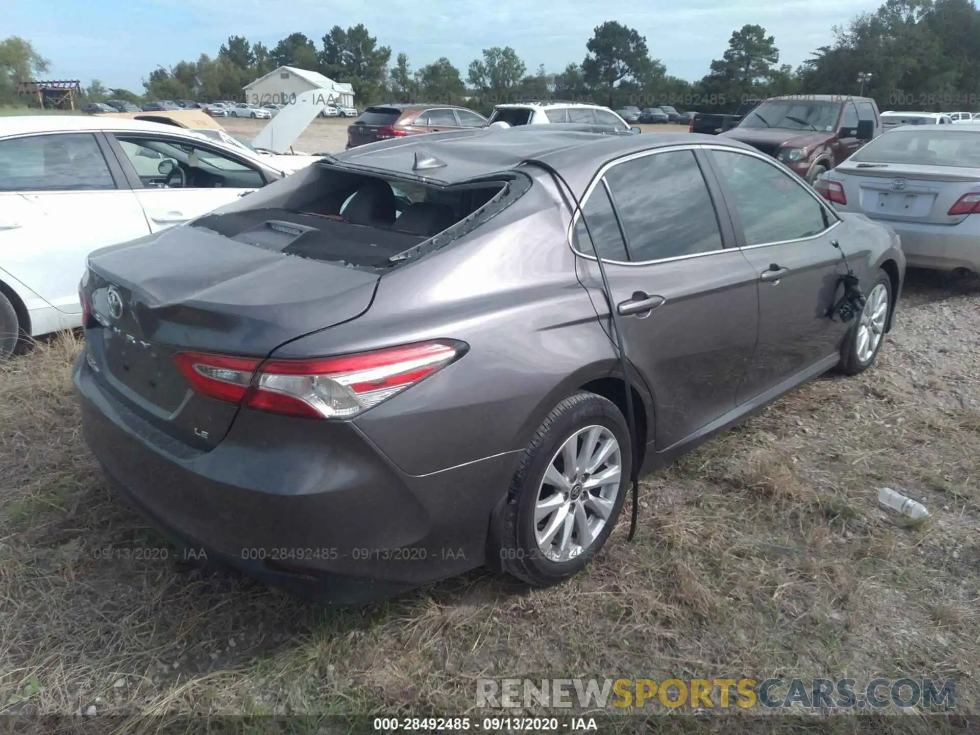 4 Photograph of a damaged car 4T1C11AK4LU364821 TOYOTA CAMRY 2020