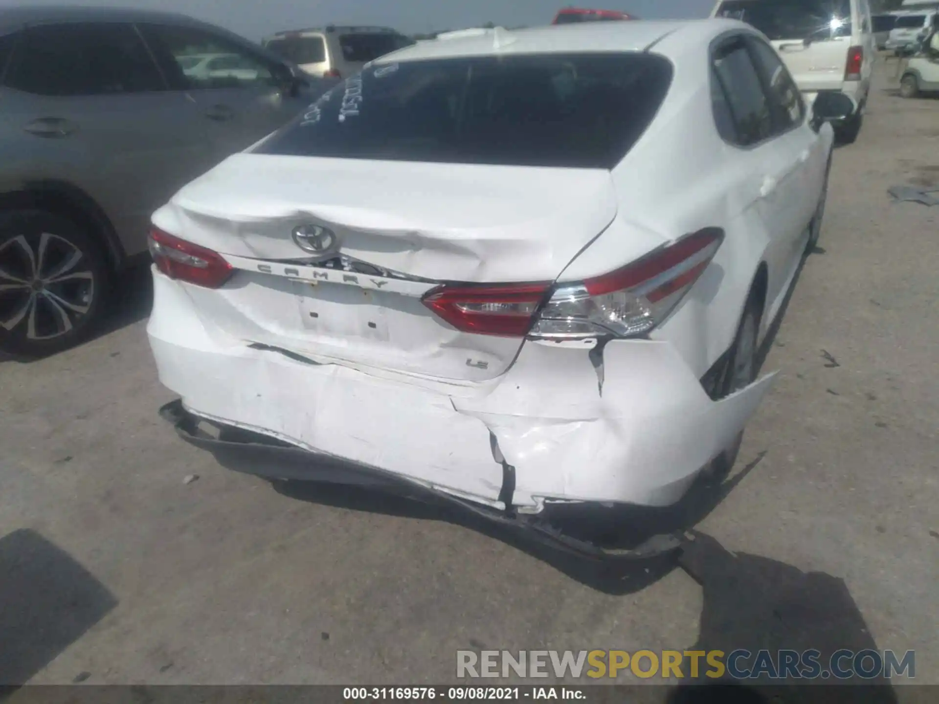 6 Photograph of a damaged car 4T1C11AK4LU372353 TOYOTA CAMRY 2020