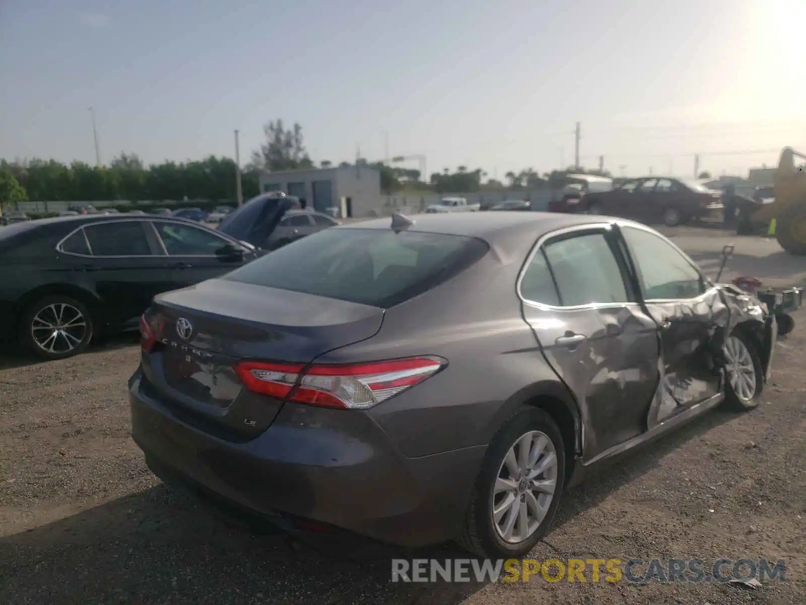 4 Photograph of a damaged car 4T1C11AK4LU374880 TOYOTA CAMRY 2020