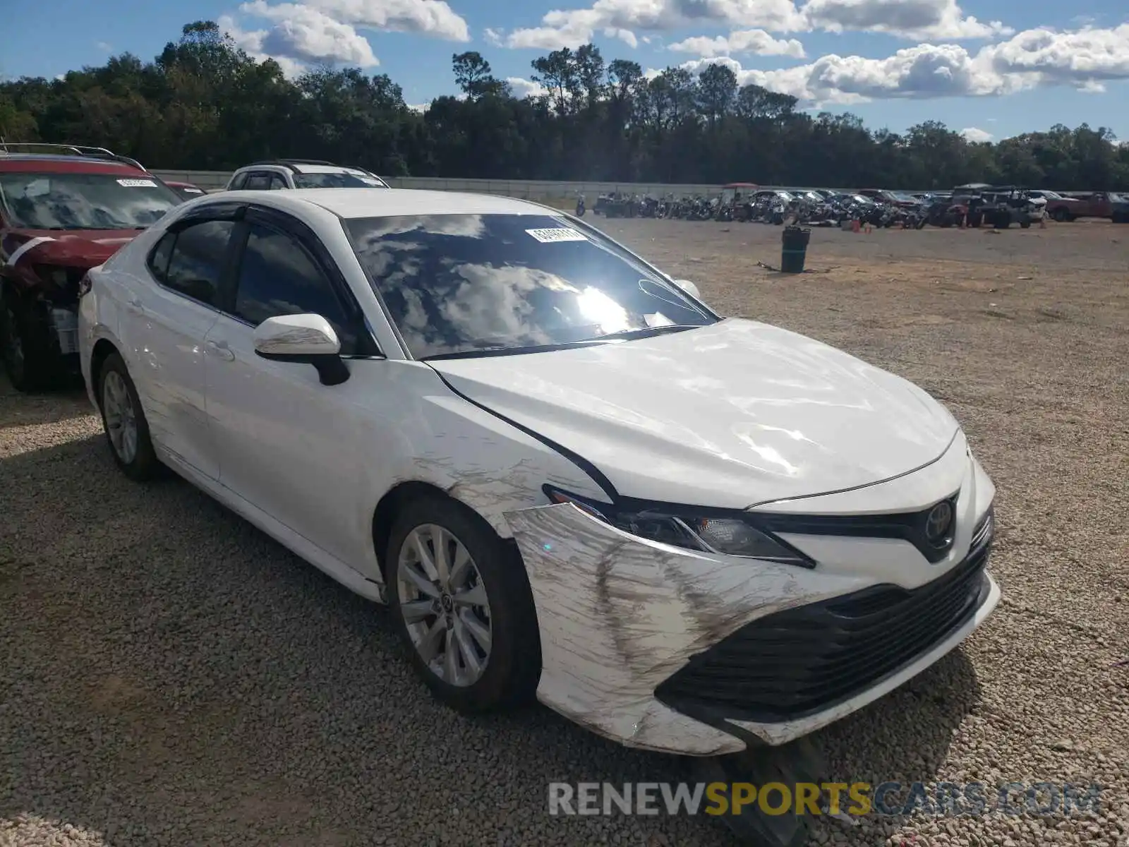 1 Photograph of a damaged car 4T1C11AK4LU400927 TOYOTA CAMRY 2020