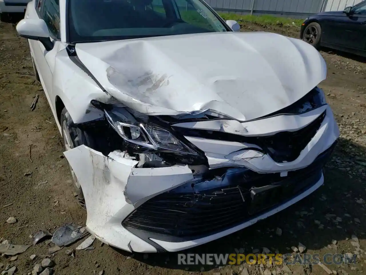 9 Photograph of a damaged car 4T1C11AK4LU401253 TOYOTA CAMRY 2020