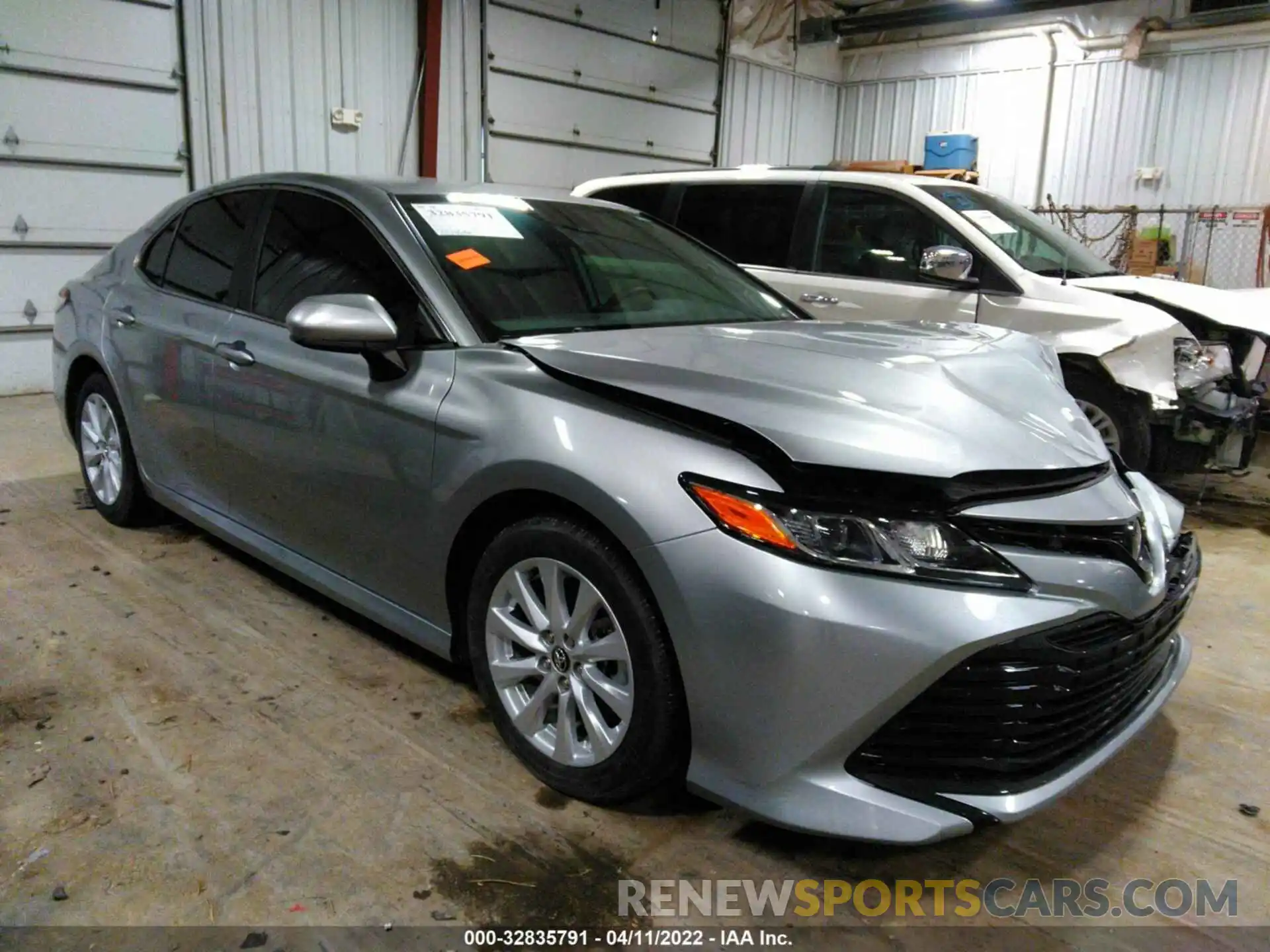 1 Photograph of a damaged car 4T1C11AK4LU860640 TOYOTA CAMRY 2020