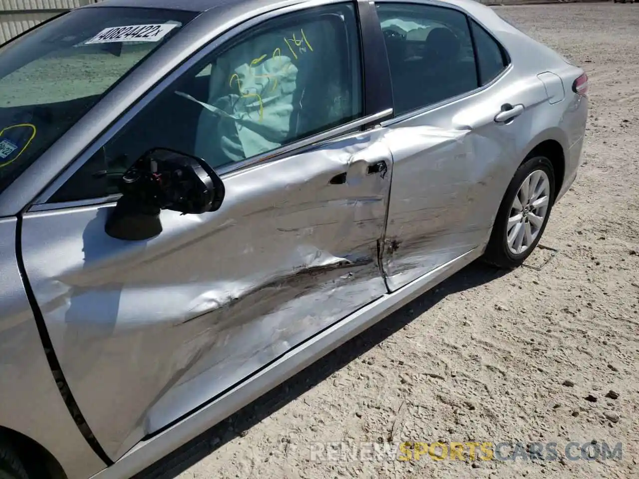 10 Photograph of a damaged car 4T1C11AK4LU861836 TOYOTA CAMRY 2020