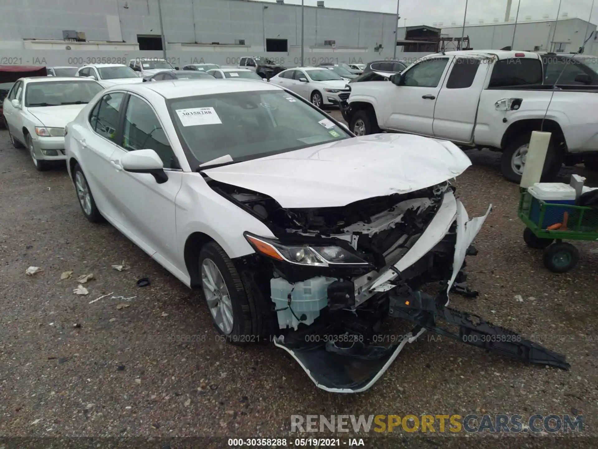 1 Photograph of a damaged car 4T1C11AK4LU869239 TOYOTA CAMRY 2020