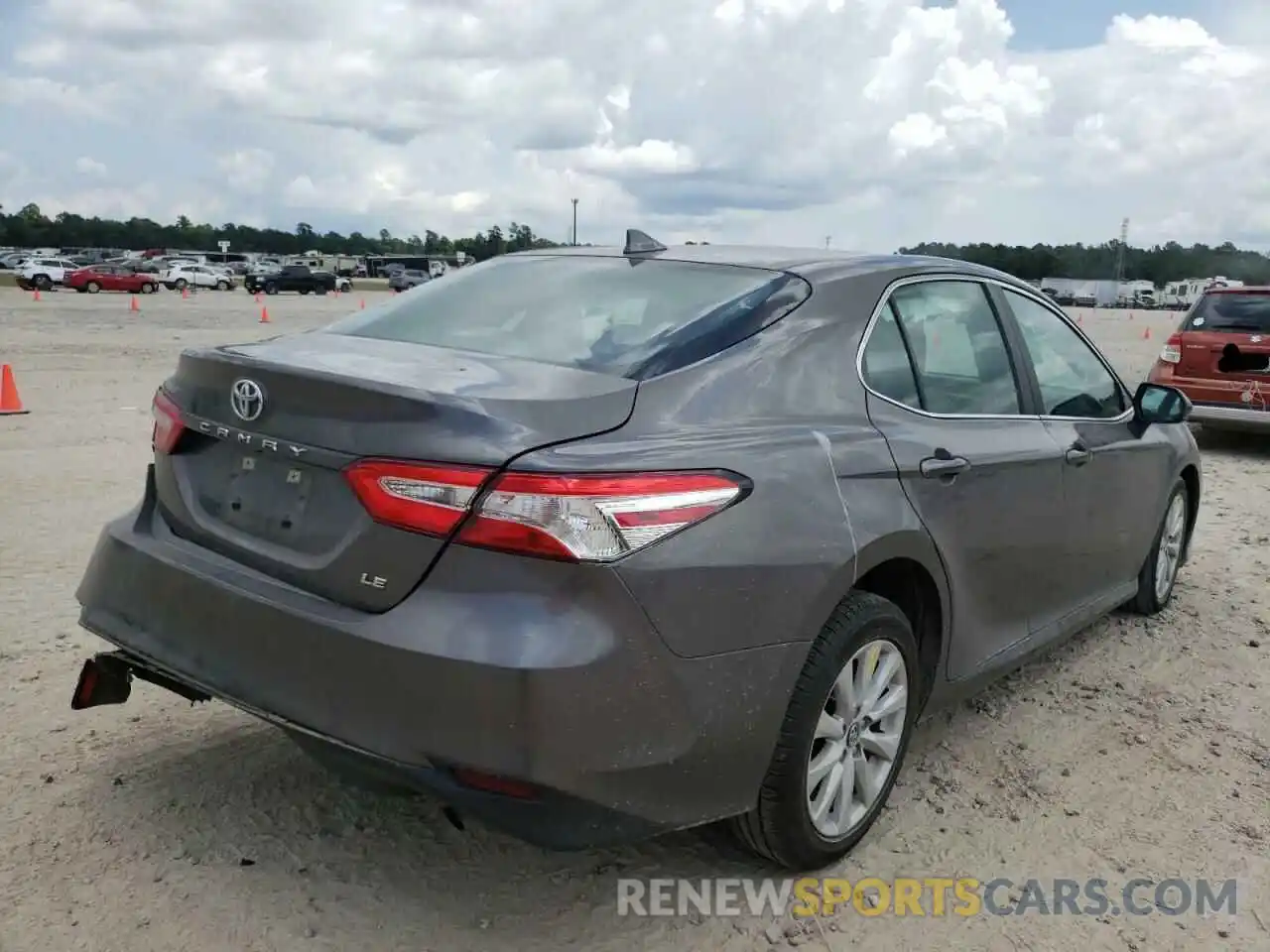 4 Photograph of a damaged car 4T1C11AK4LU869337 TOYOTA CAMRY 2020