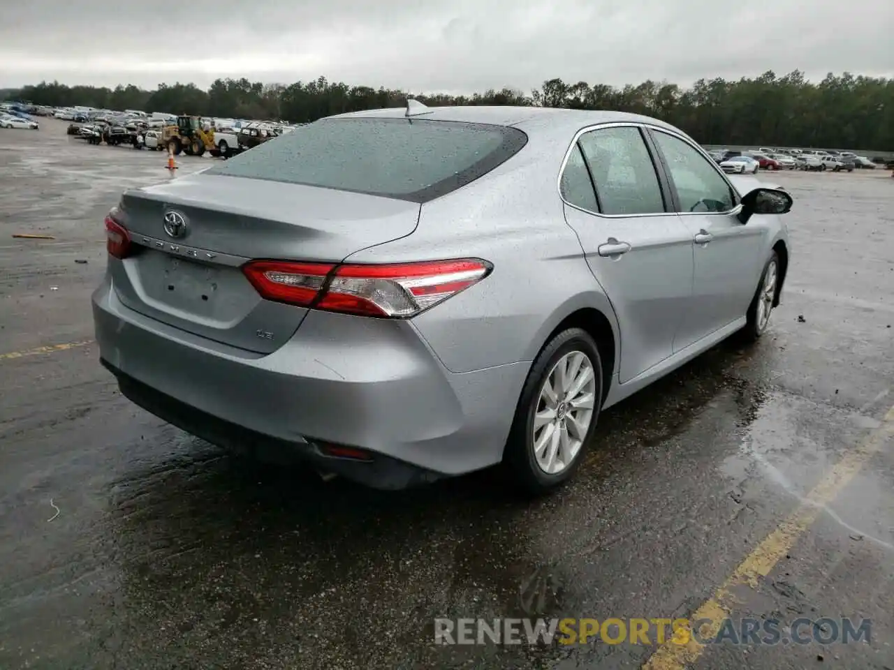 4 Photograph of a damaged car 4T1C11AK4LU877616 TOYOTA CAMRY 2020