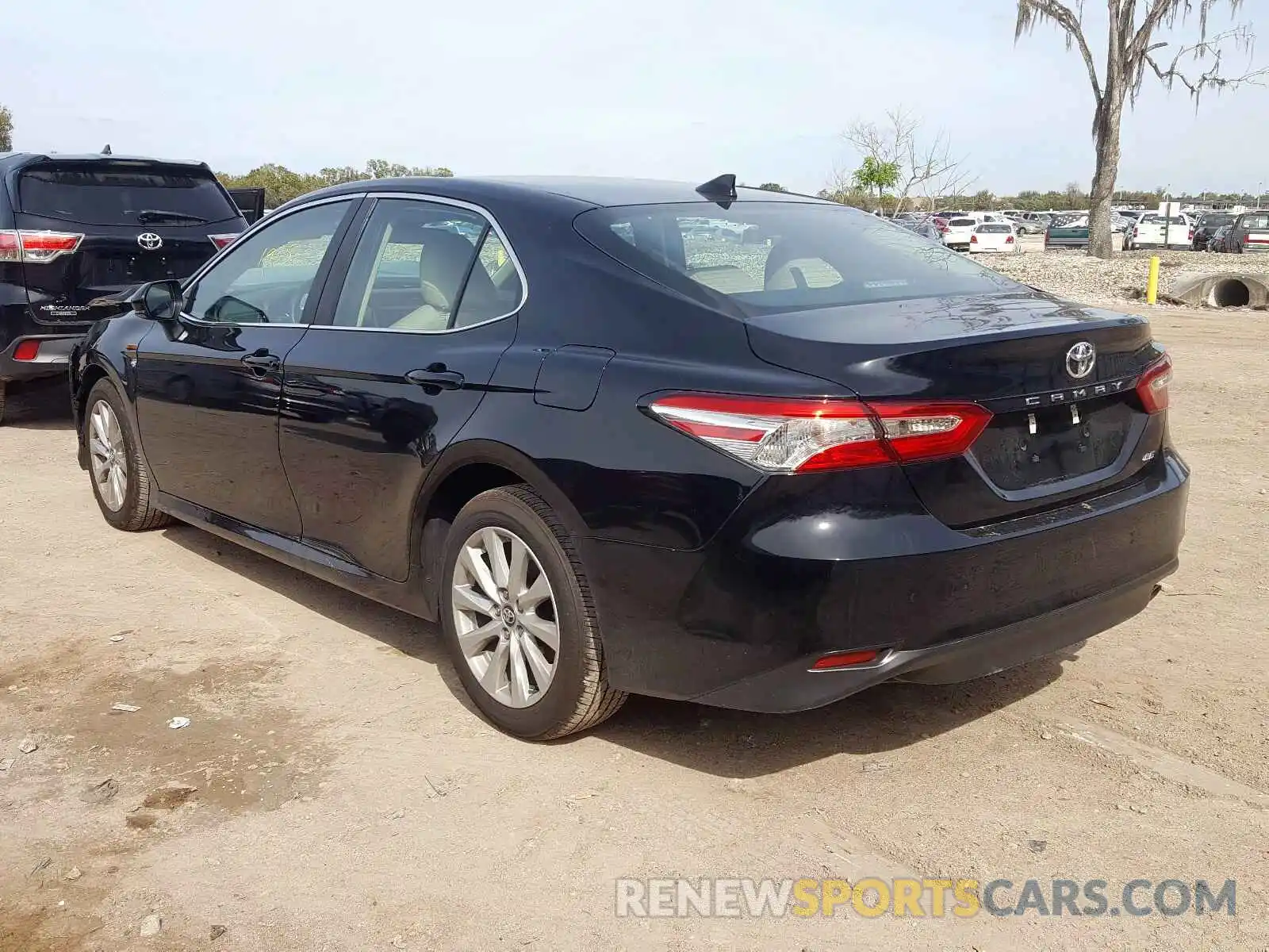 3 Photograph of a damaged car 4T1C11AK4LU883836 TOYOTA CAMRY 2020