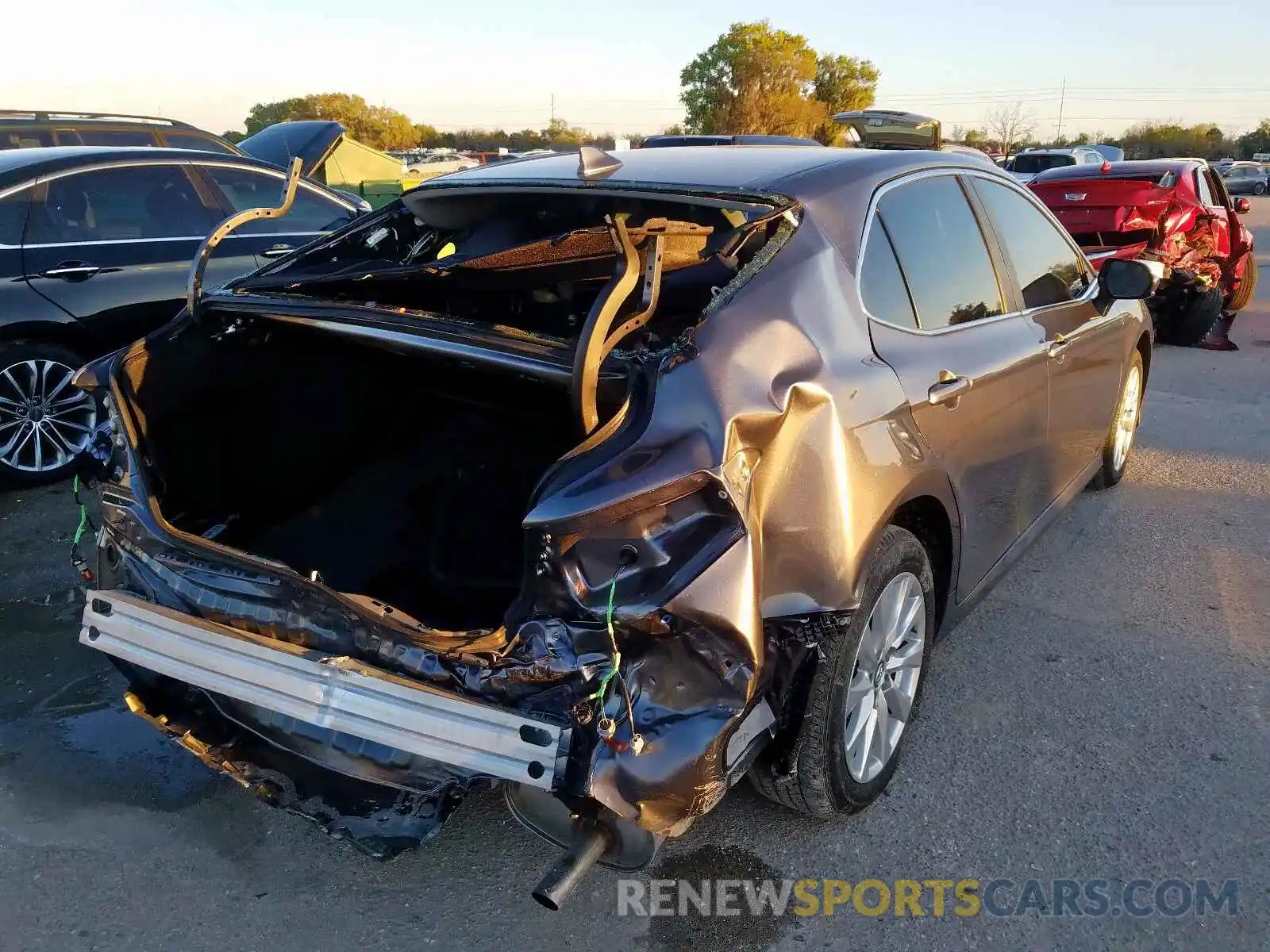 4 Photograph of a damaged car 4T1C11AK4LU888440 TOYOTA CAMRY 2020