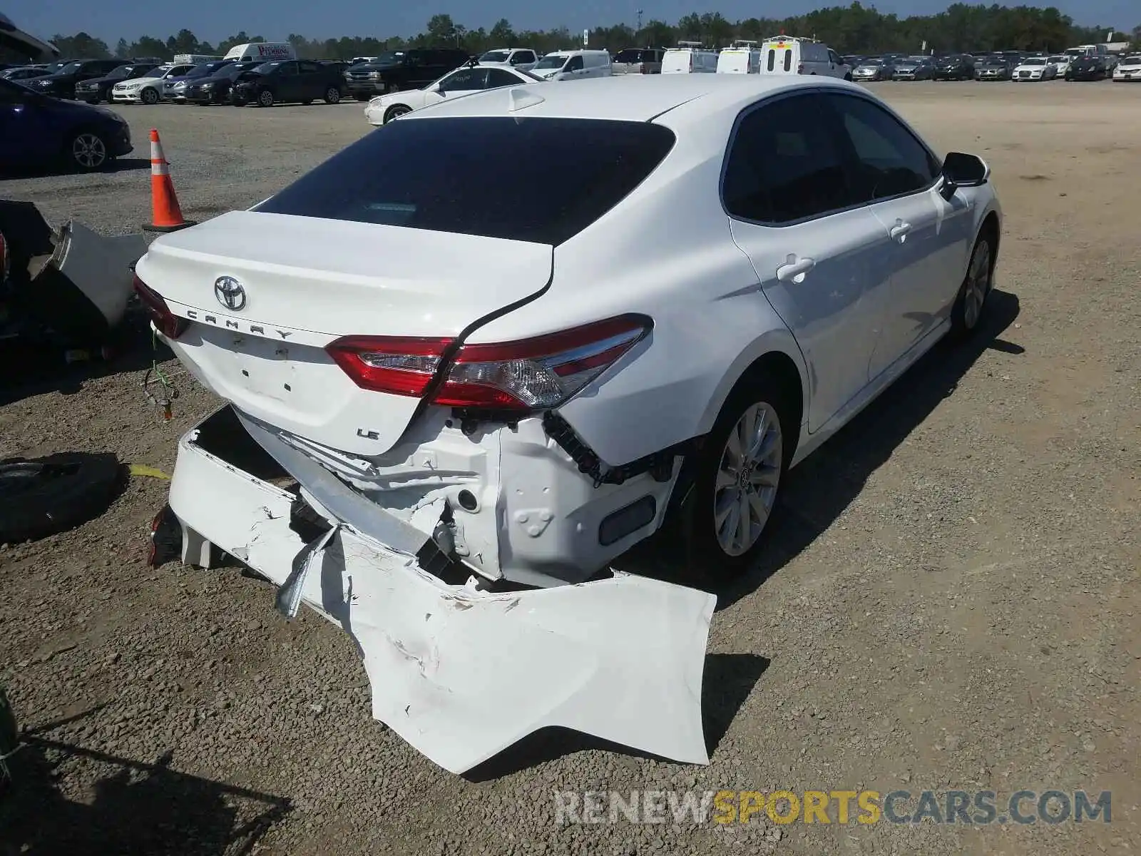 4 Photograph of a damaged car 4T1C11AK4LU889846 TOYOTA CAMRY 2020