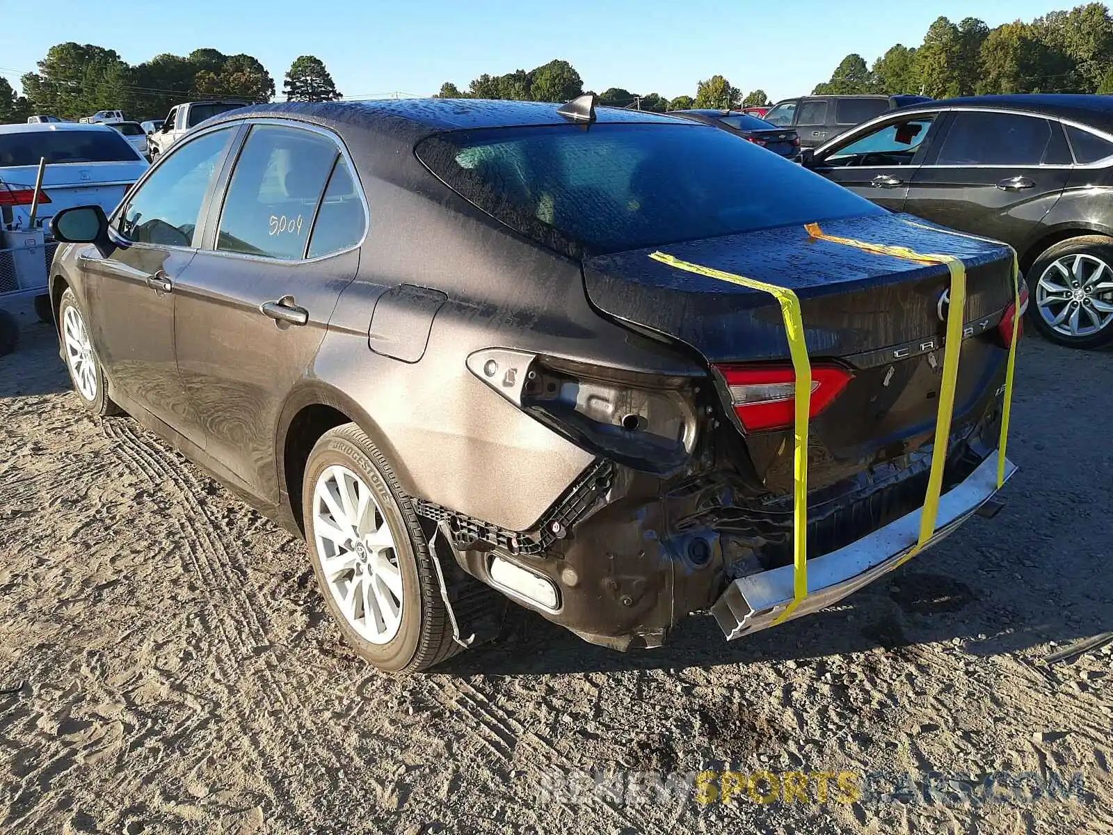 3 Photograph of a damaged car 4T1C11AK4LU895713 TOYOTA CAMRY 2020