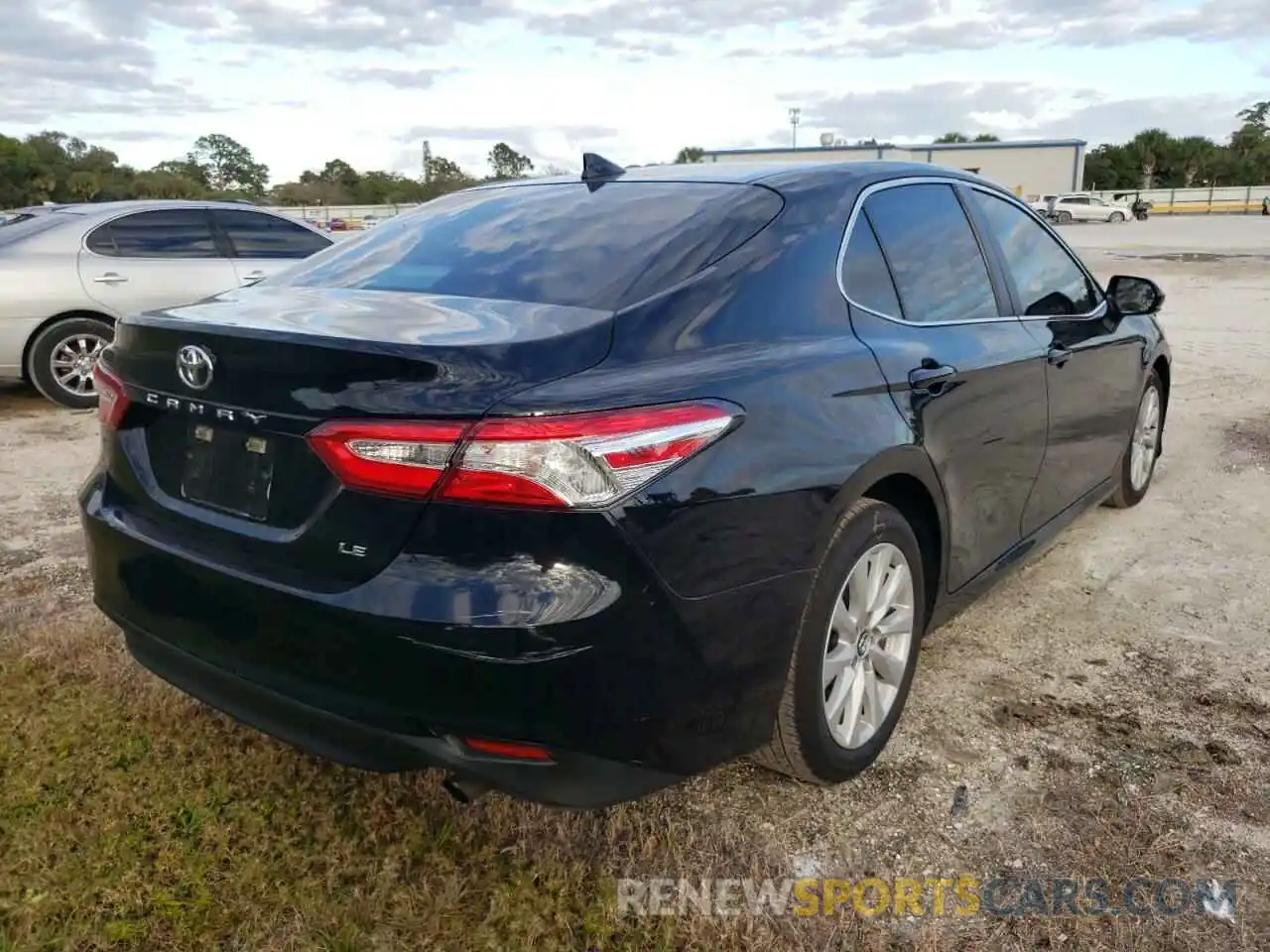 4 Photograph of a damaged car 4T1C11AK4LU902157 TOYOTA CAMRY 2020