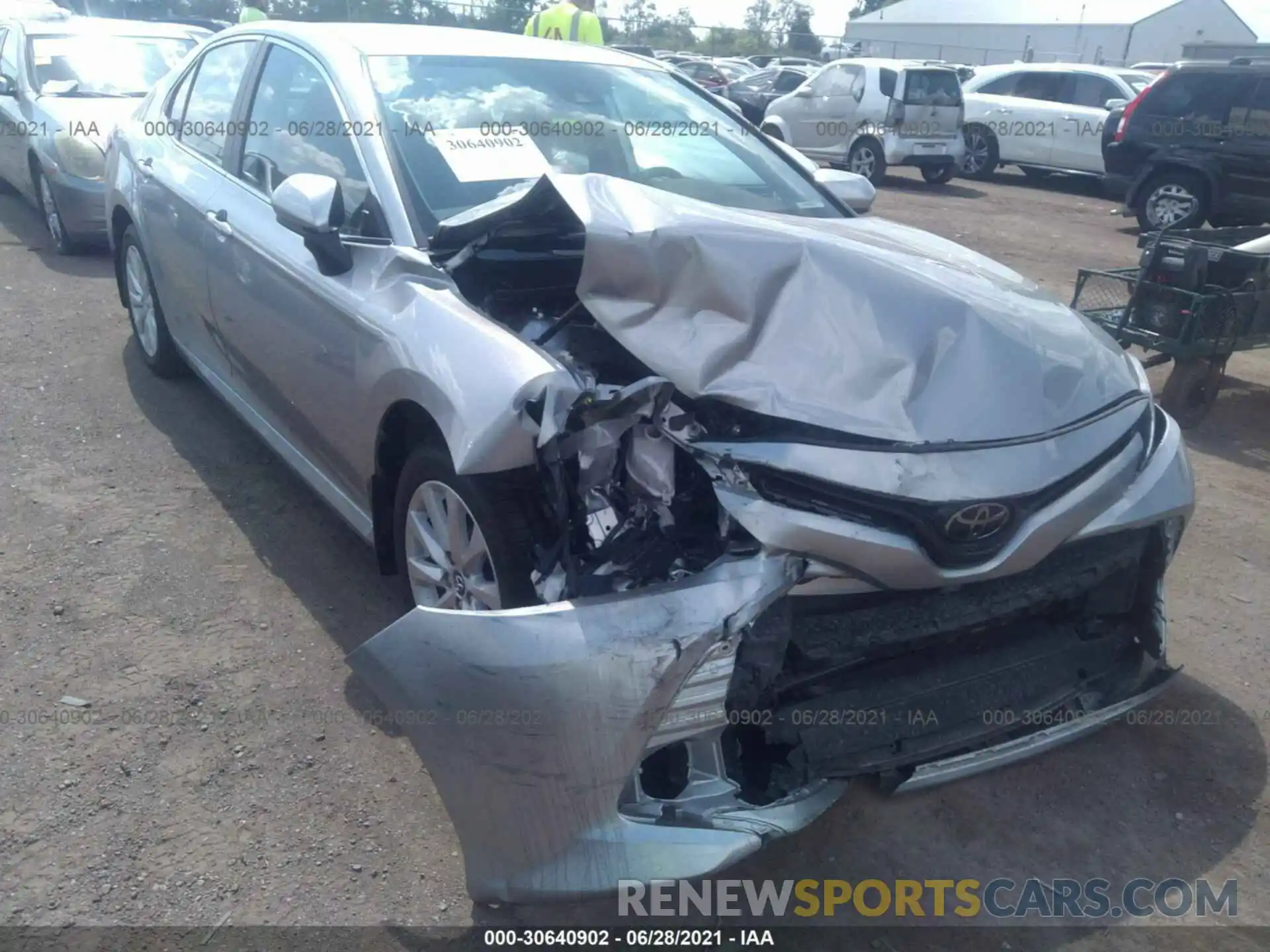 1 Photograph of a damaged car 4T1C11AK4LU902286 TOYOTA CAMRY 2020