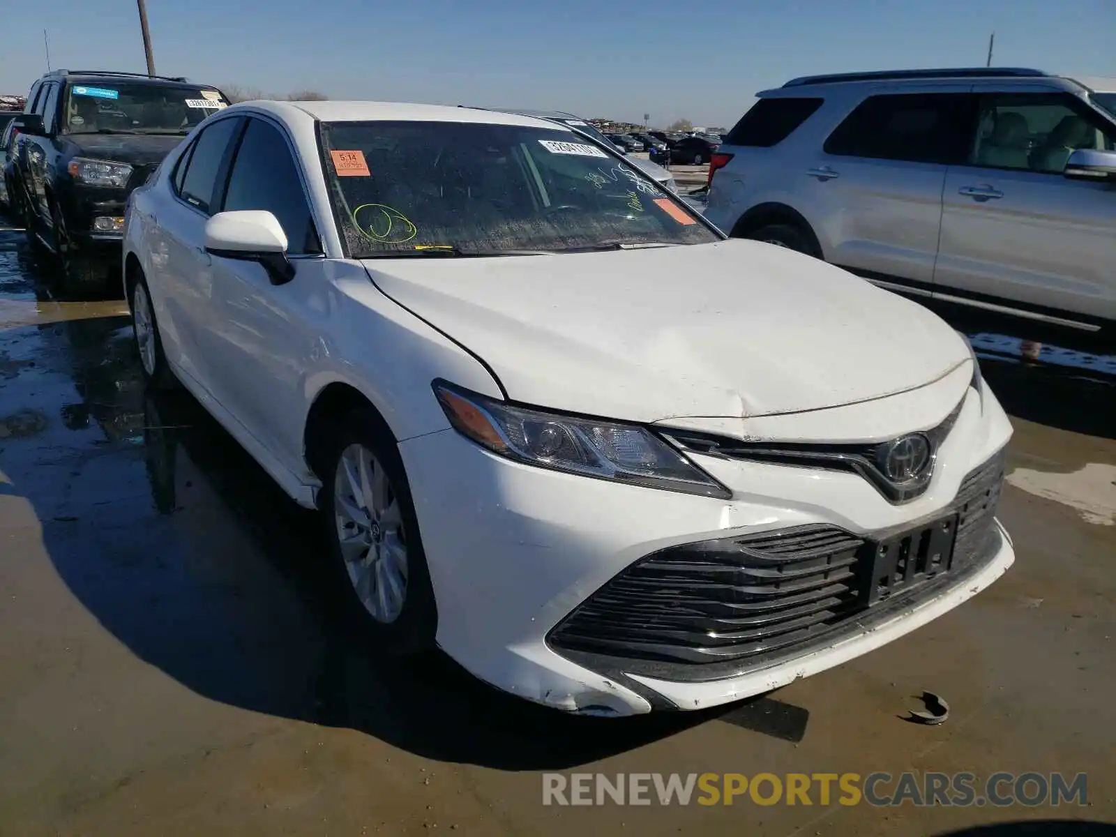 1 Photograph of a damaged car 4T1C11AK4LU912154 TOYOTA CAMRY 2020