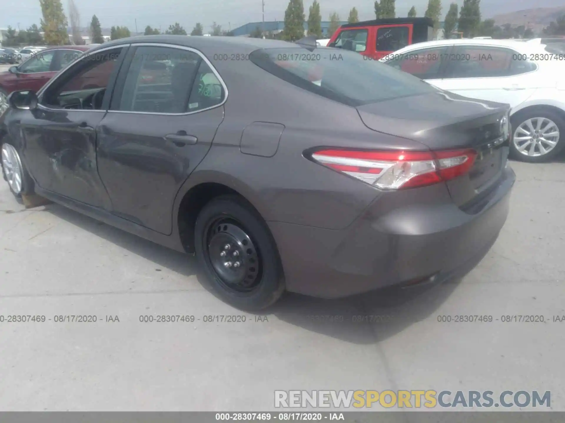 3 Photograph of a damaged car 4T1C11AK4LU915863 TOYOTA CAMRY 2020