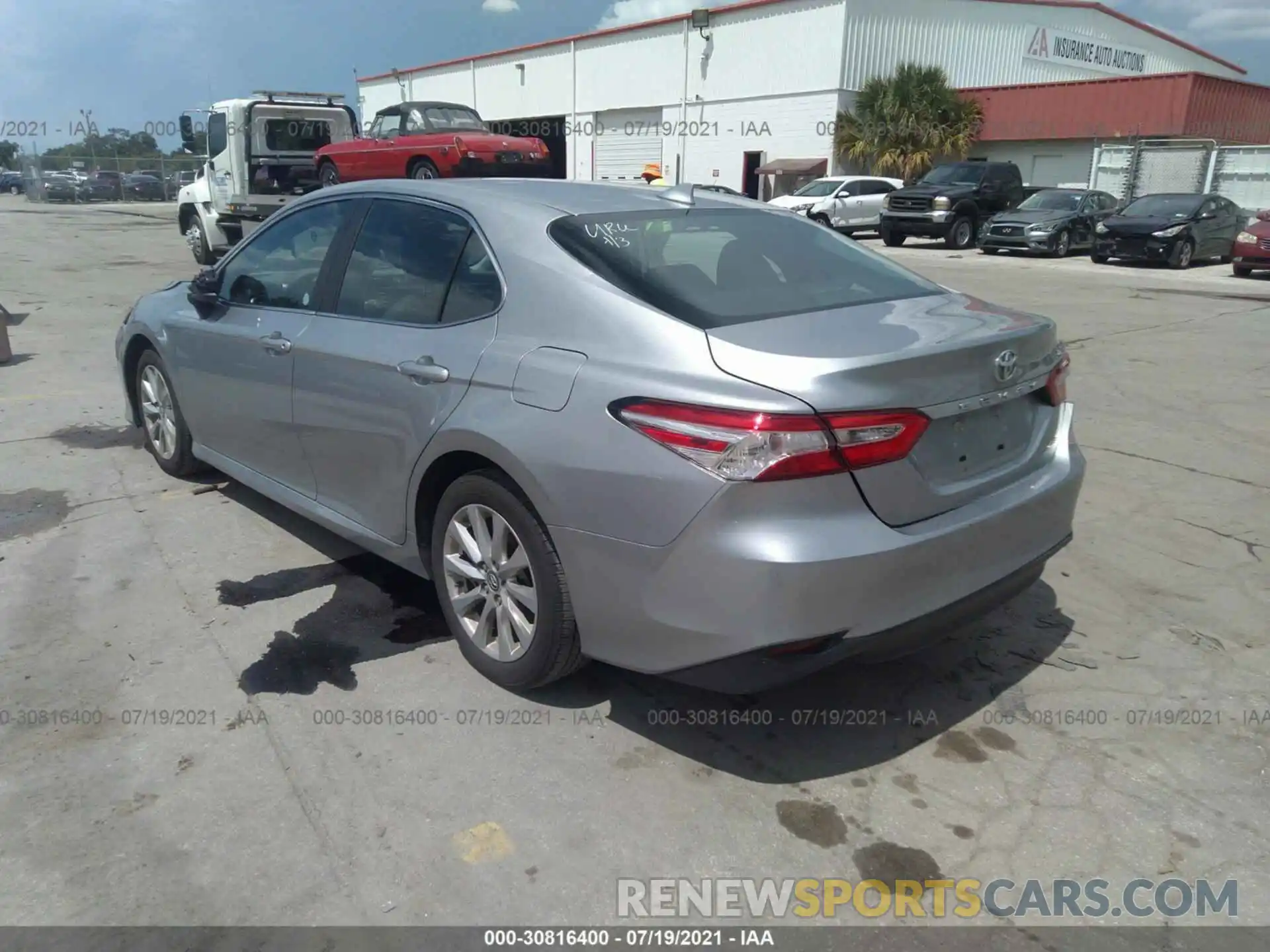 3 Photograph of a damaged car 4T1C11AK4LU928421 TOYOTA CAMRY 2020