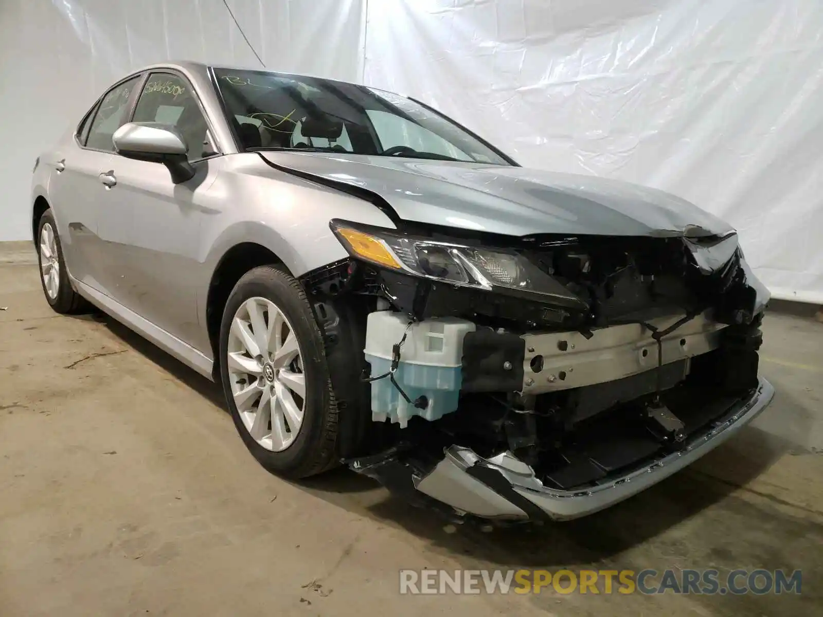 1 Photograph of a damaged car 4T1C11AK4LU931030 TOYOTA CAMRY 2020