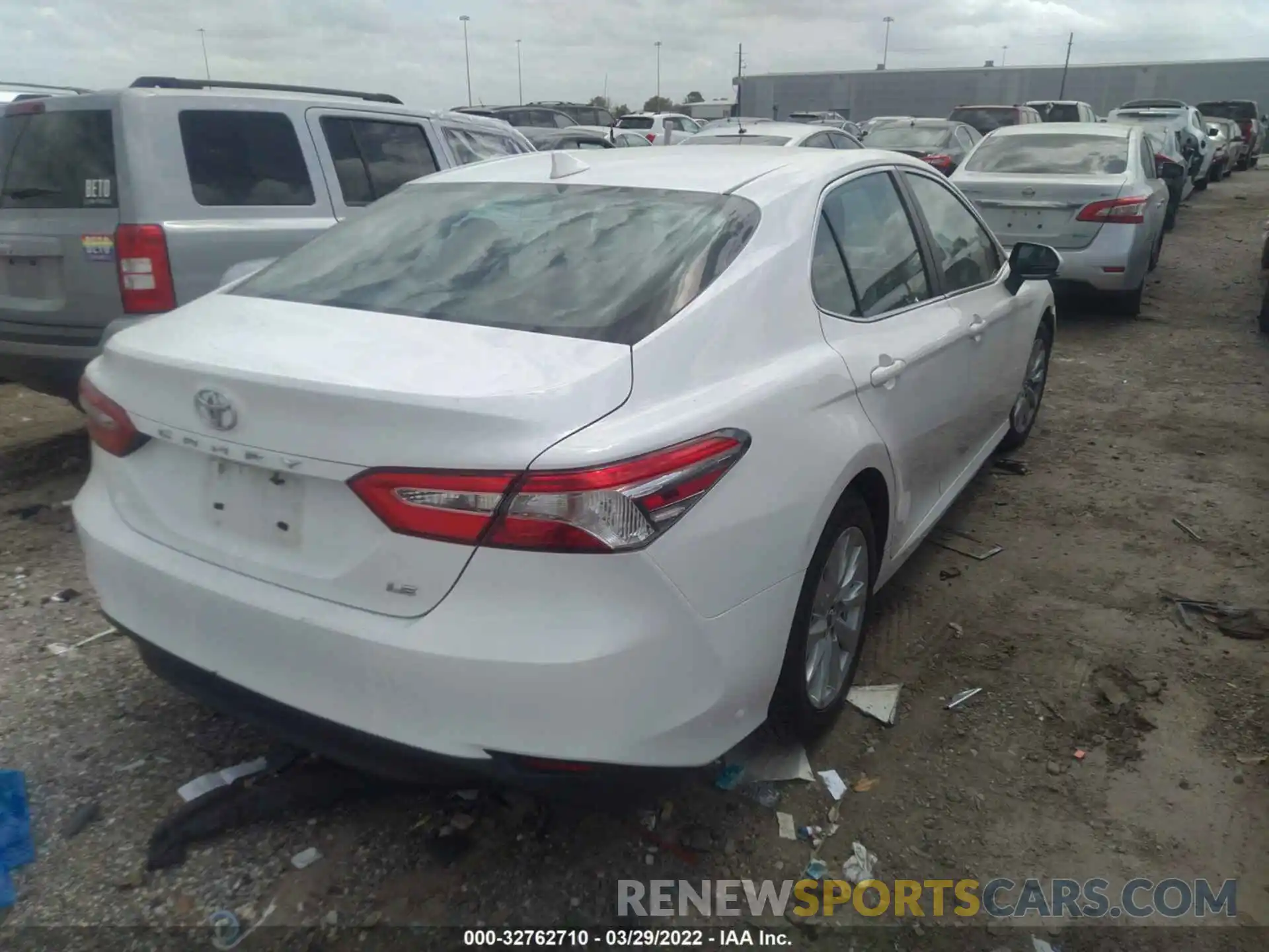 4 Photograph of a damaged car 4T1C11AK4LU932176 TOYOTA CAMRY 2020